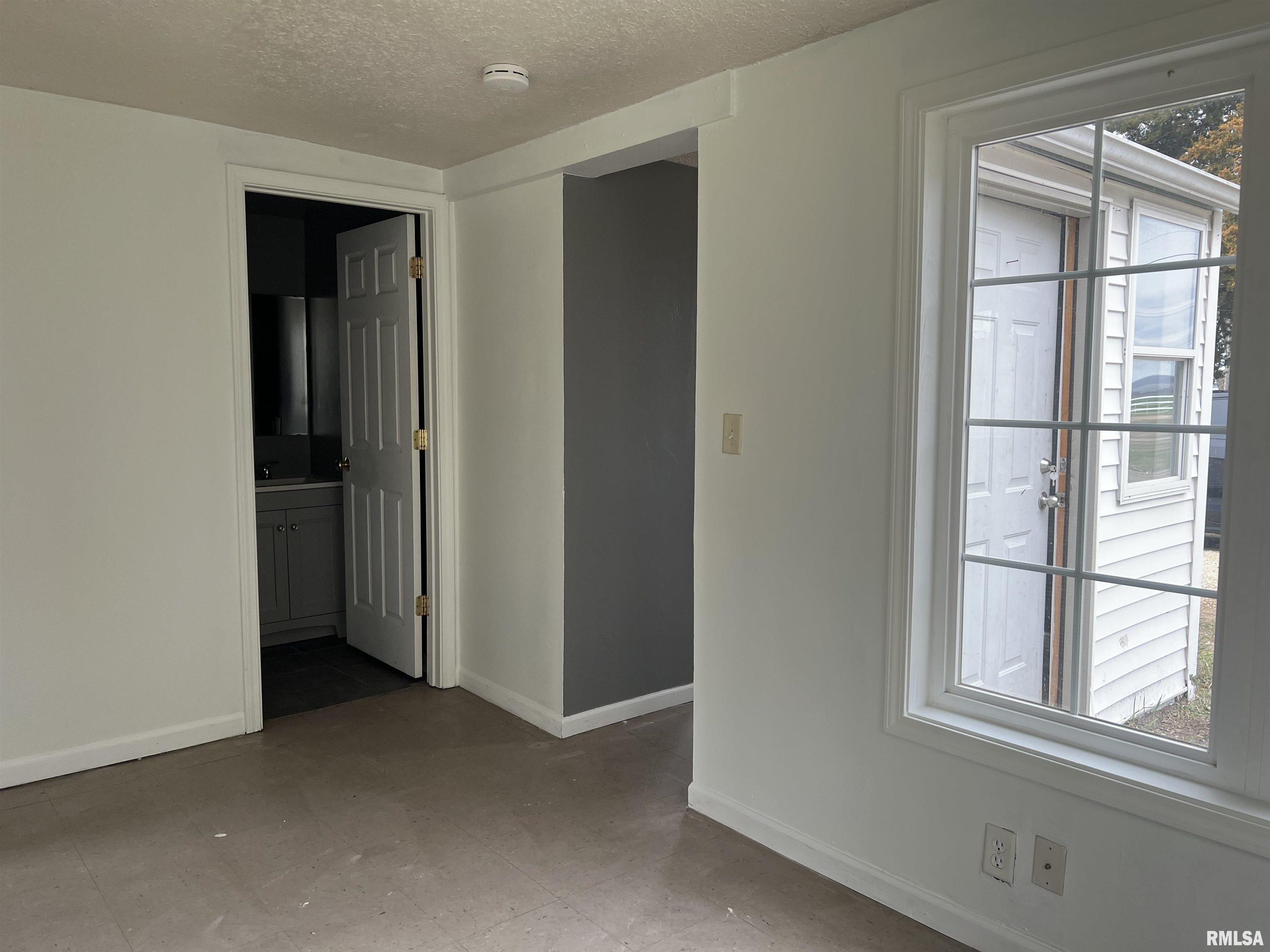 7379 Riverview Road Property Photo 9