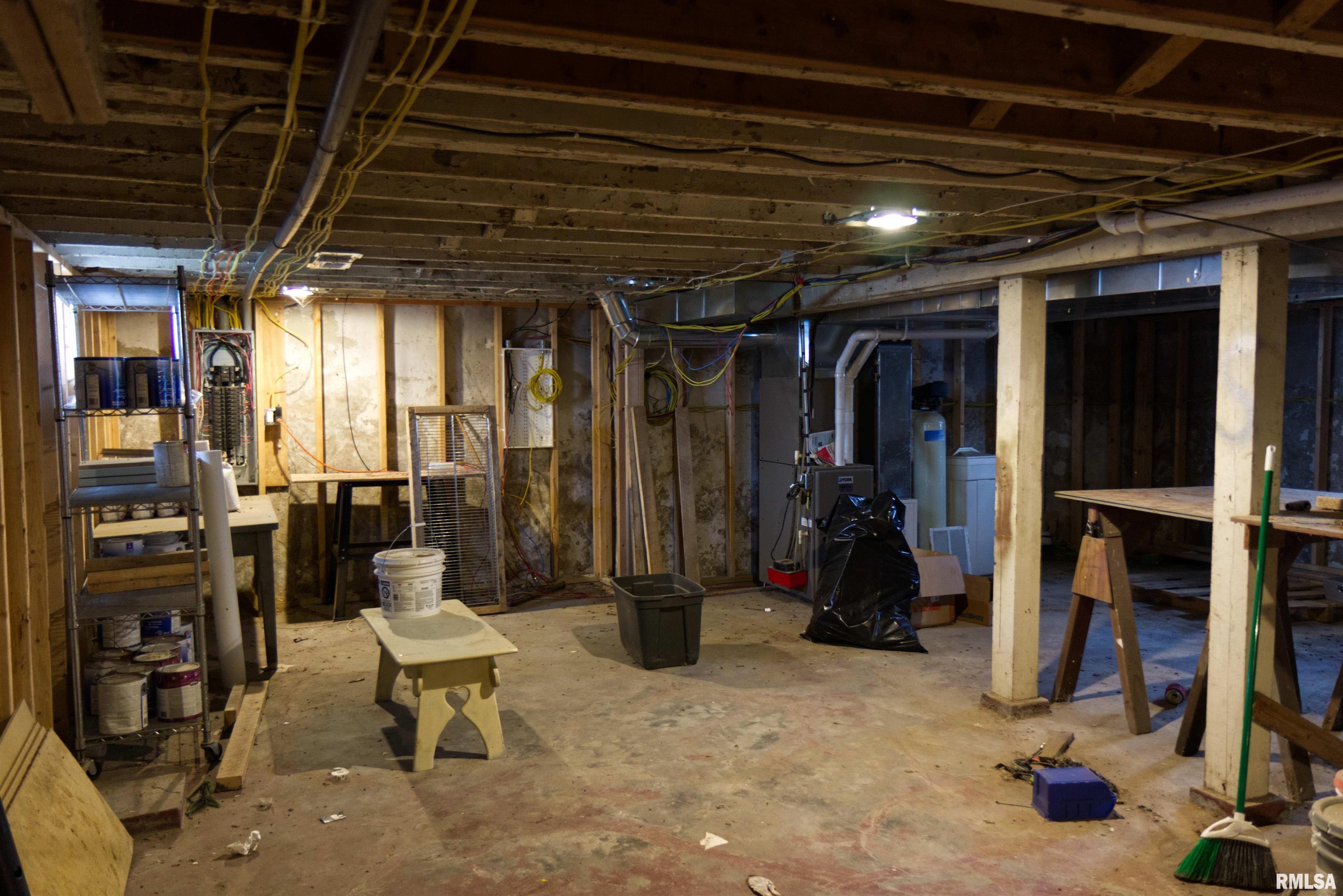 506 E Lincolnway Road Property Photo 32