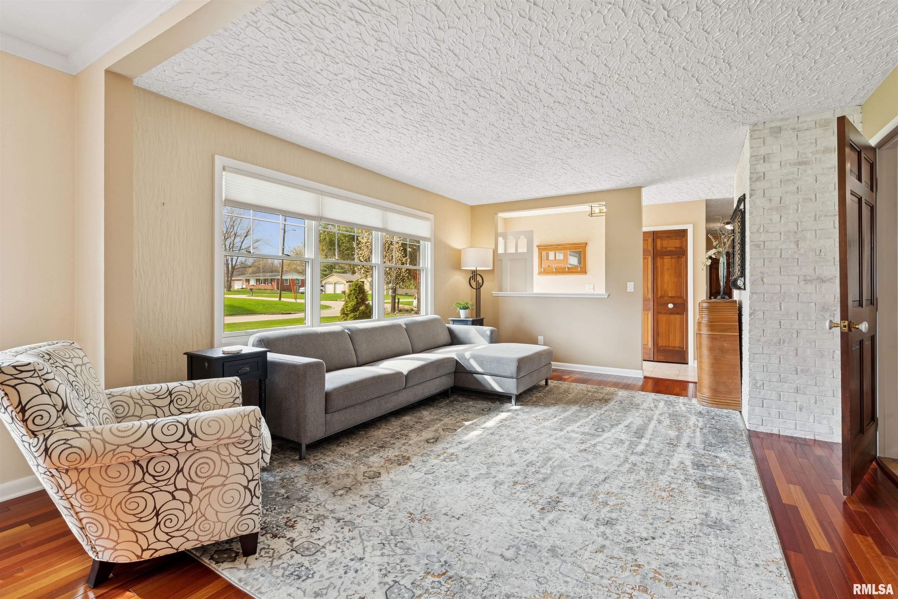 10711 50th Street Property Photo 7