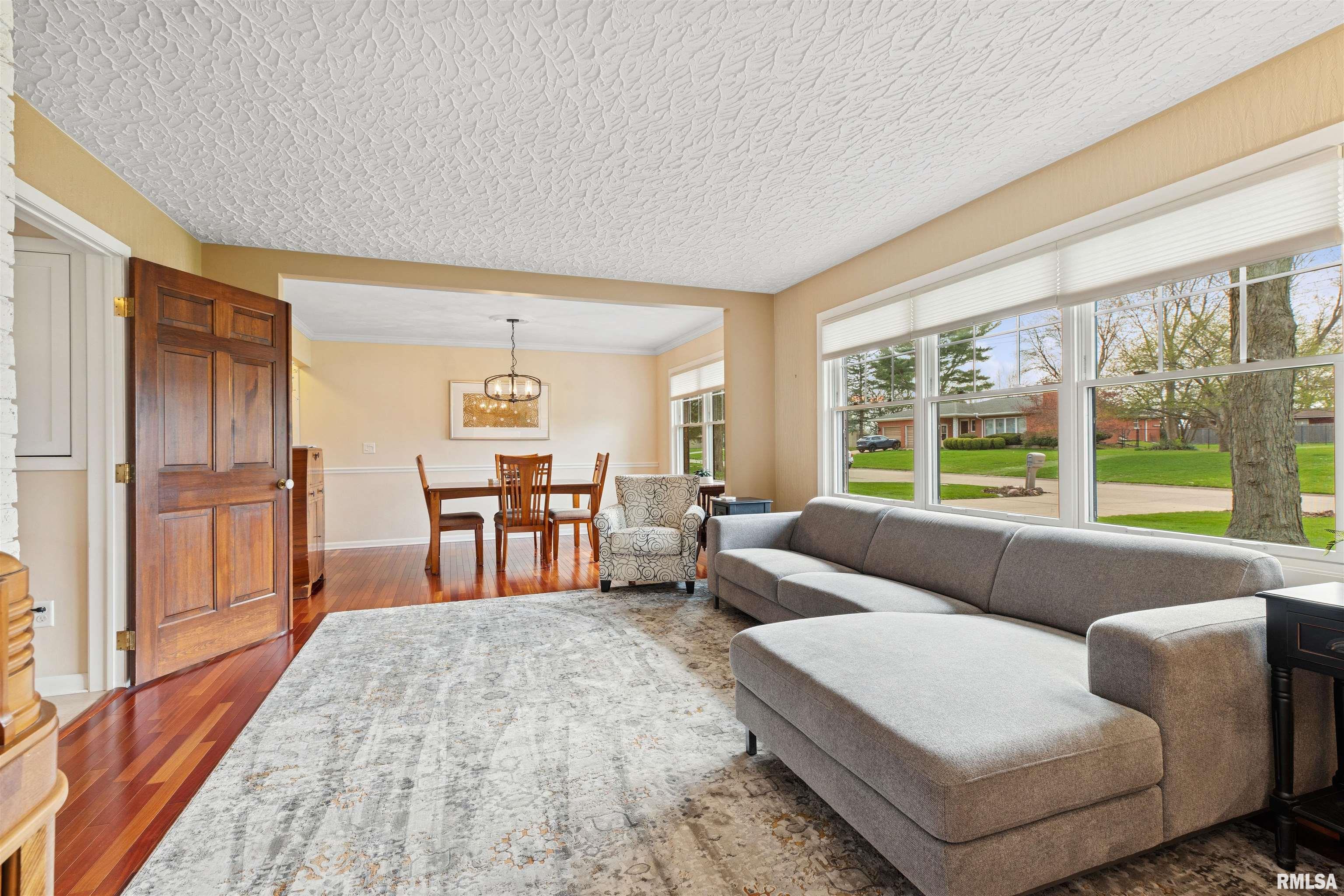10711 50th Street Property Photo 8