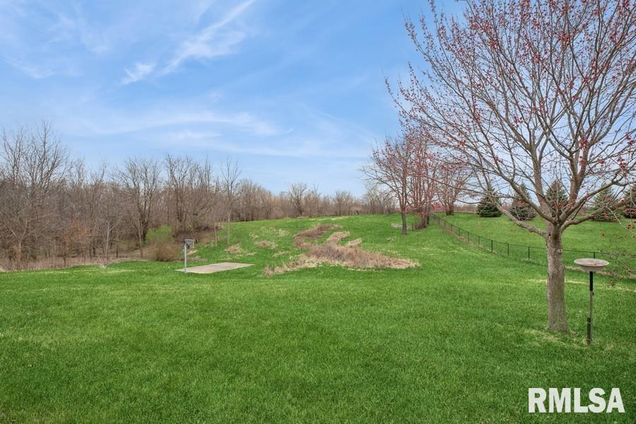 5823 Shawnee Drive Property Photo 6