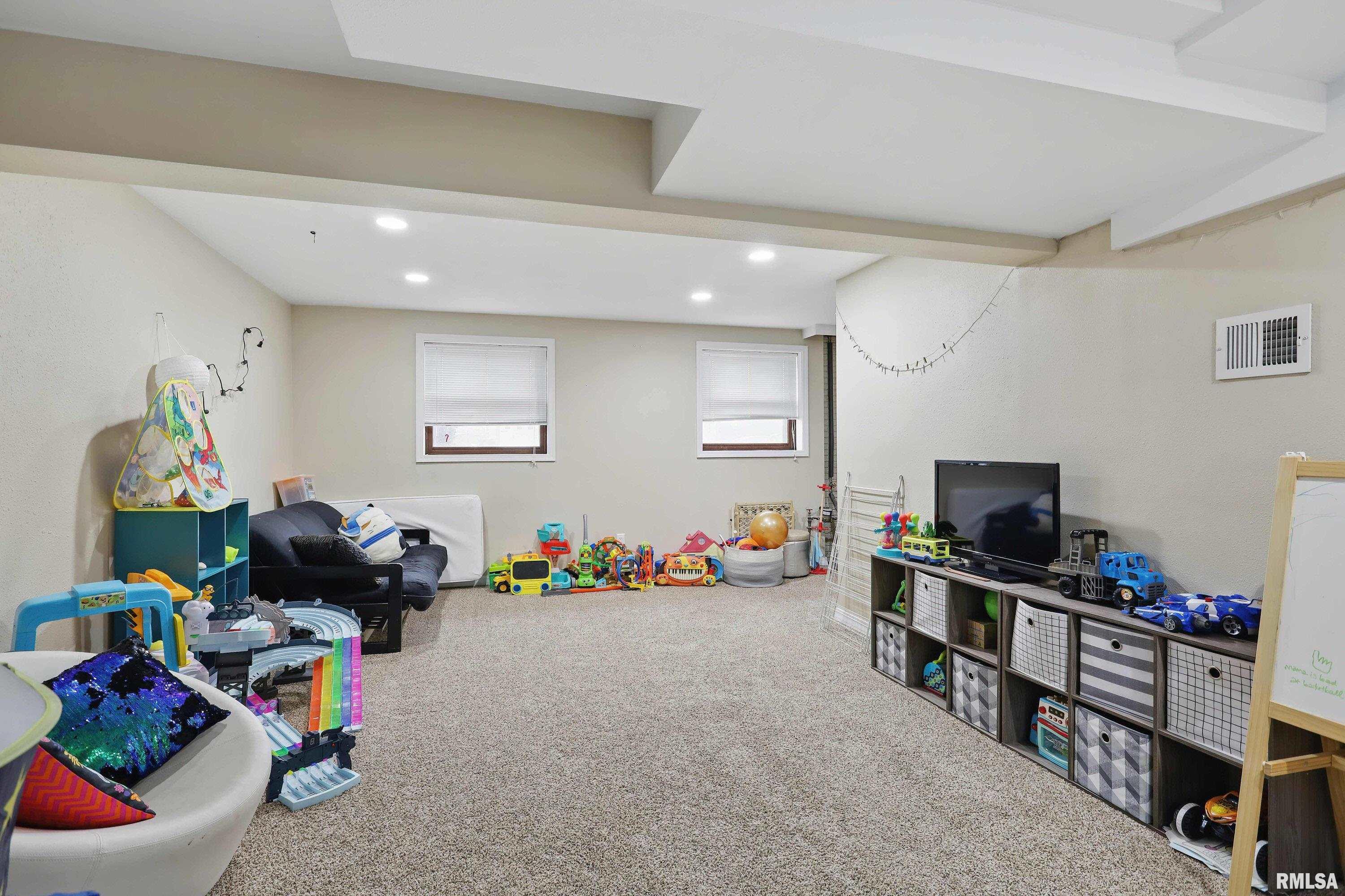 1740 W 55th Street Property Photo 16