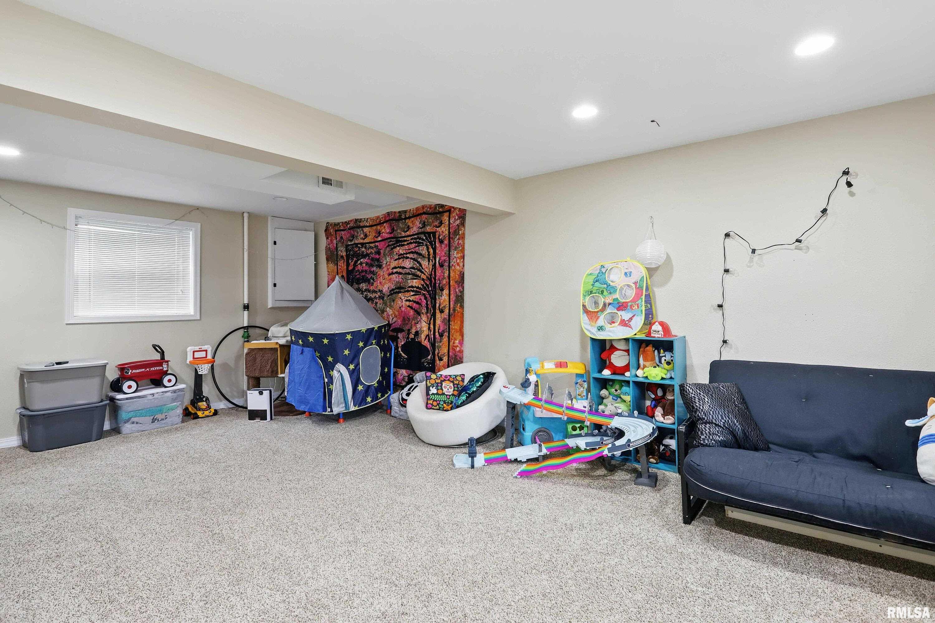 1740 W 55th Street Property Photo 19