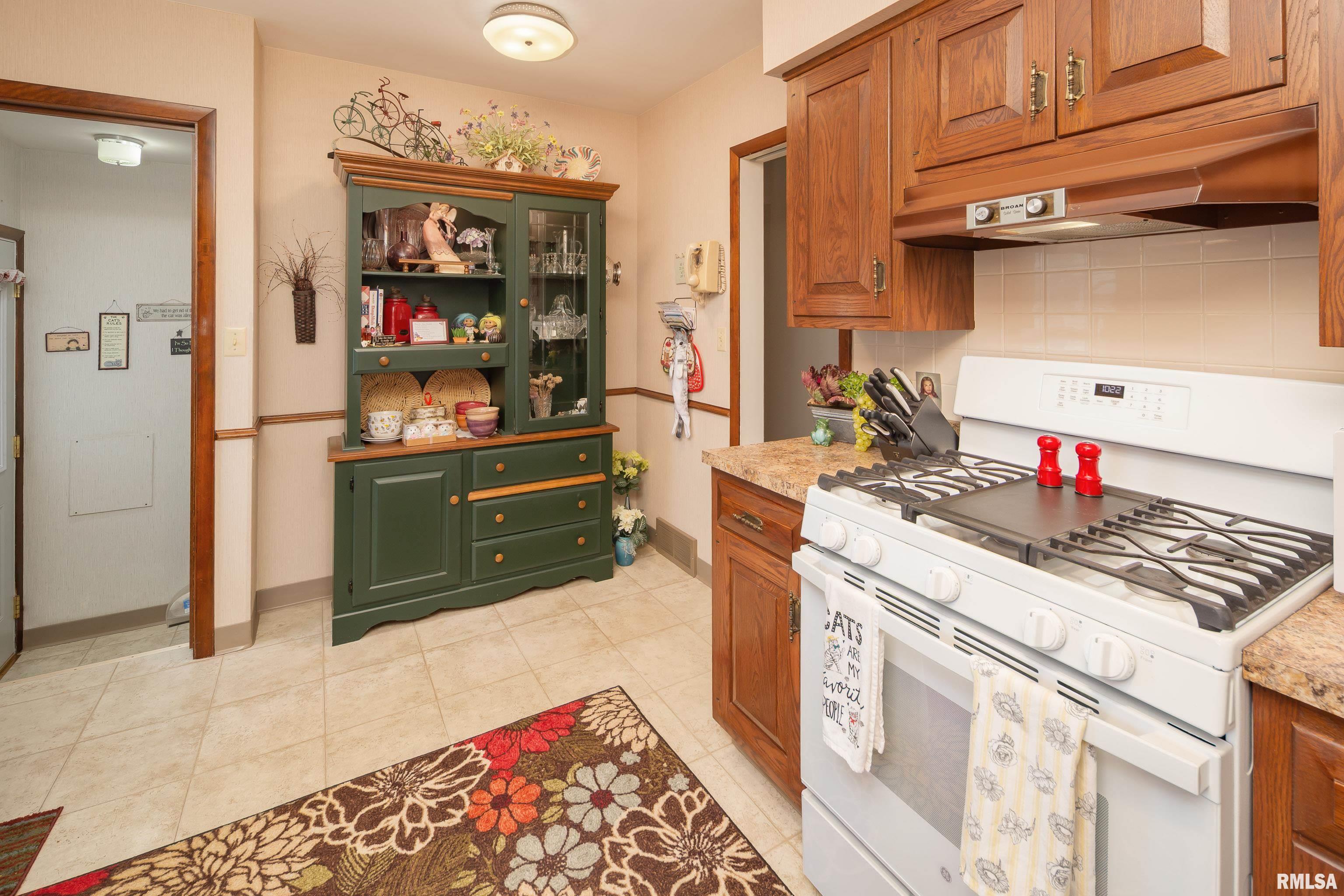 2321 31st Street A Property Photo 9