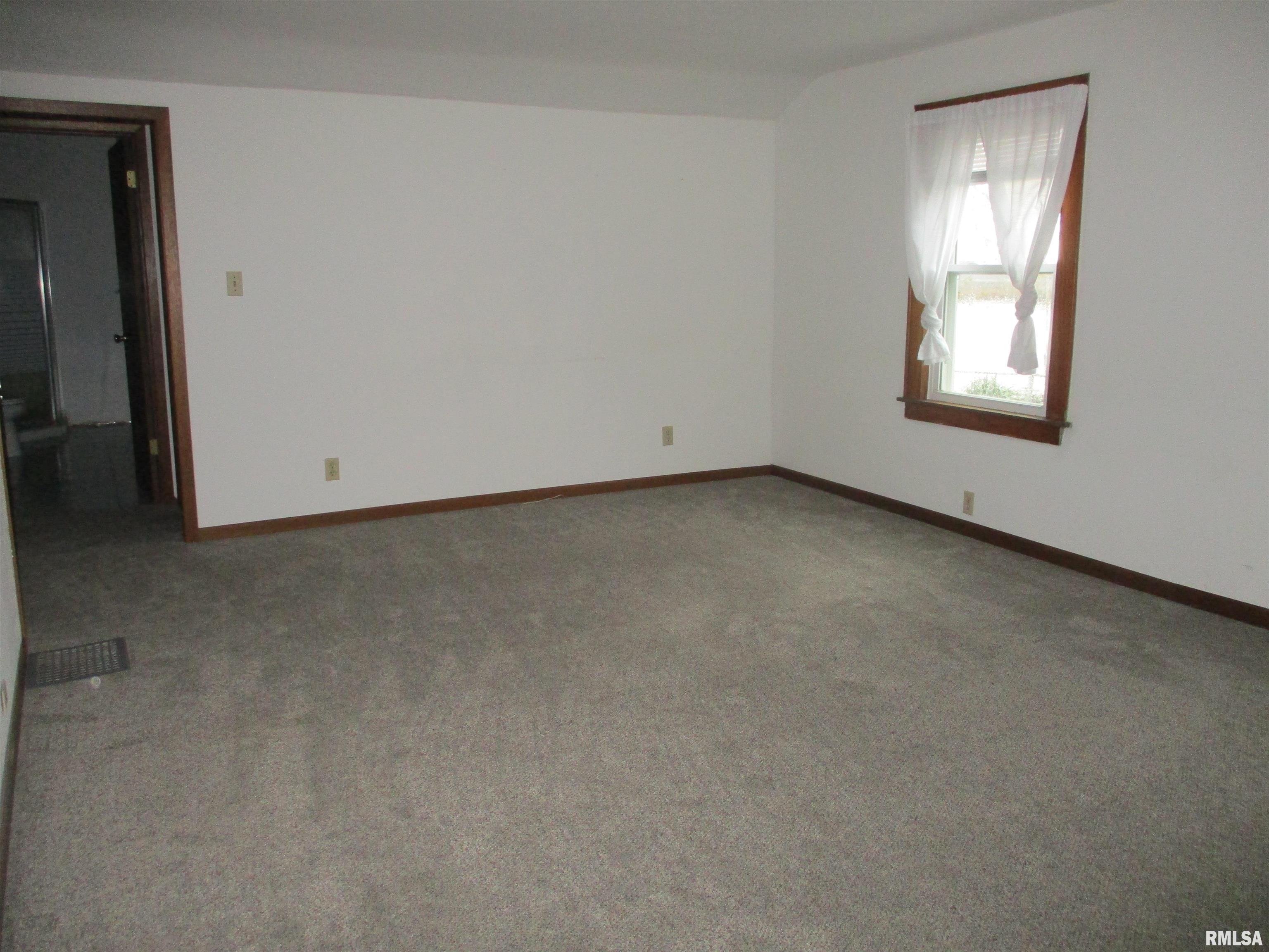 530 Island Avenue Property Photo 5