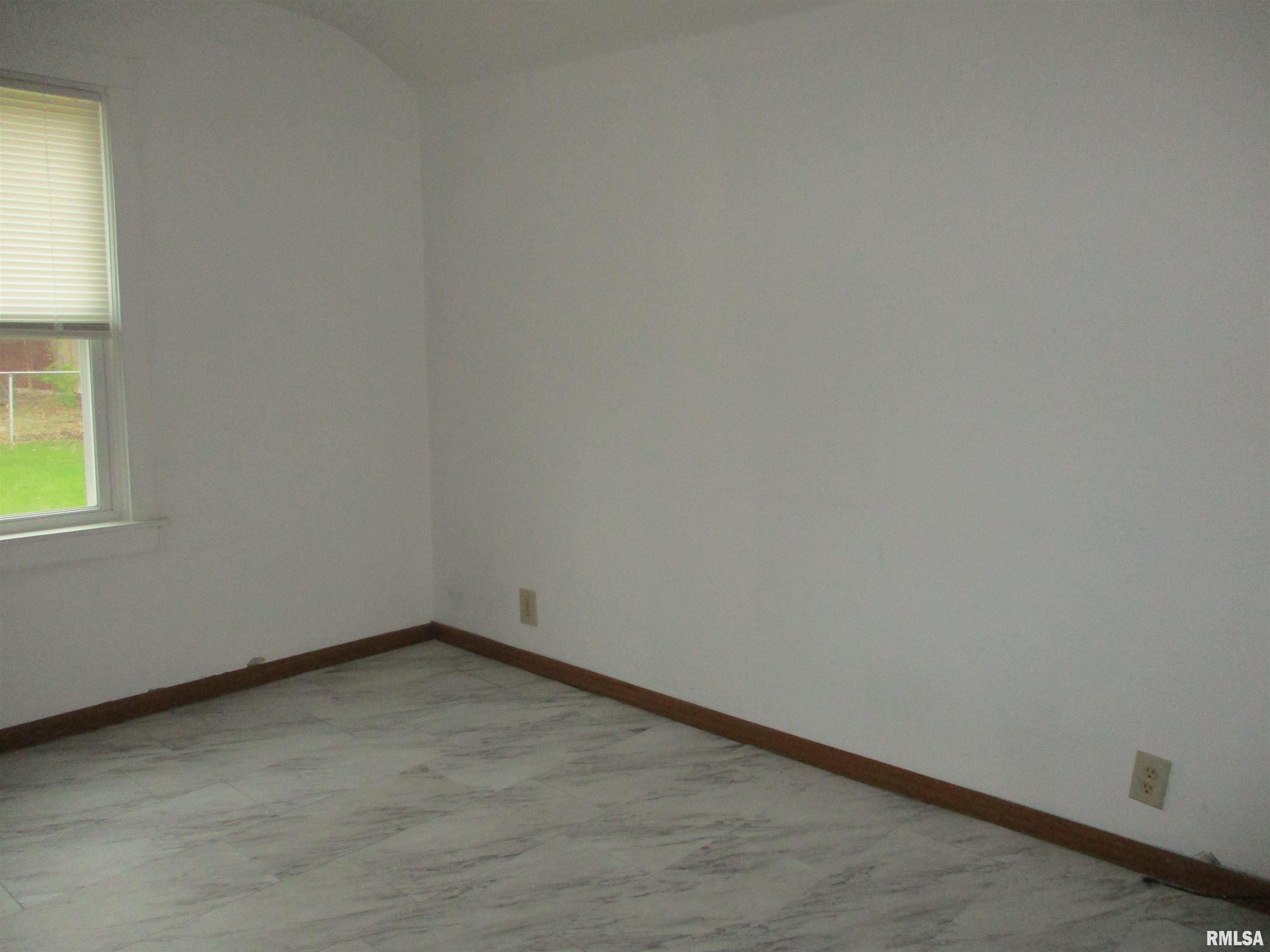 530 Island Avenue Property Photo 6