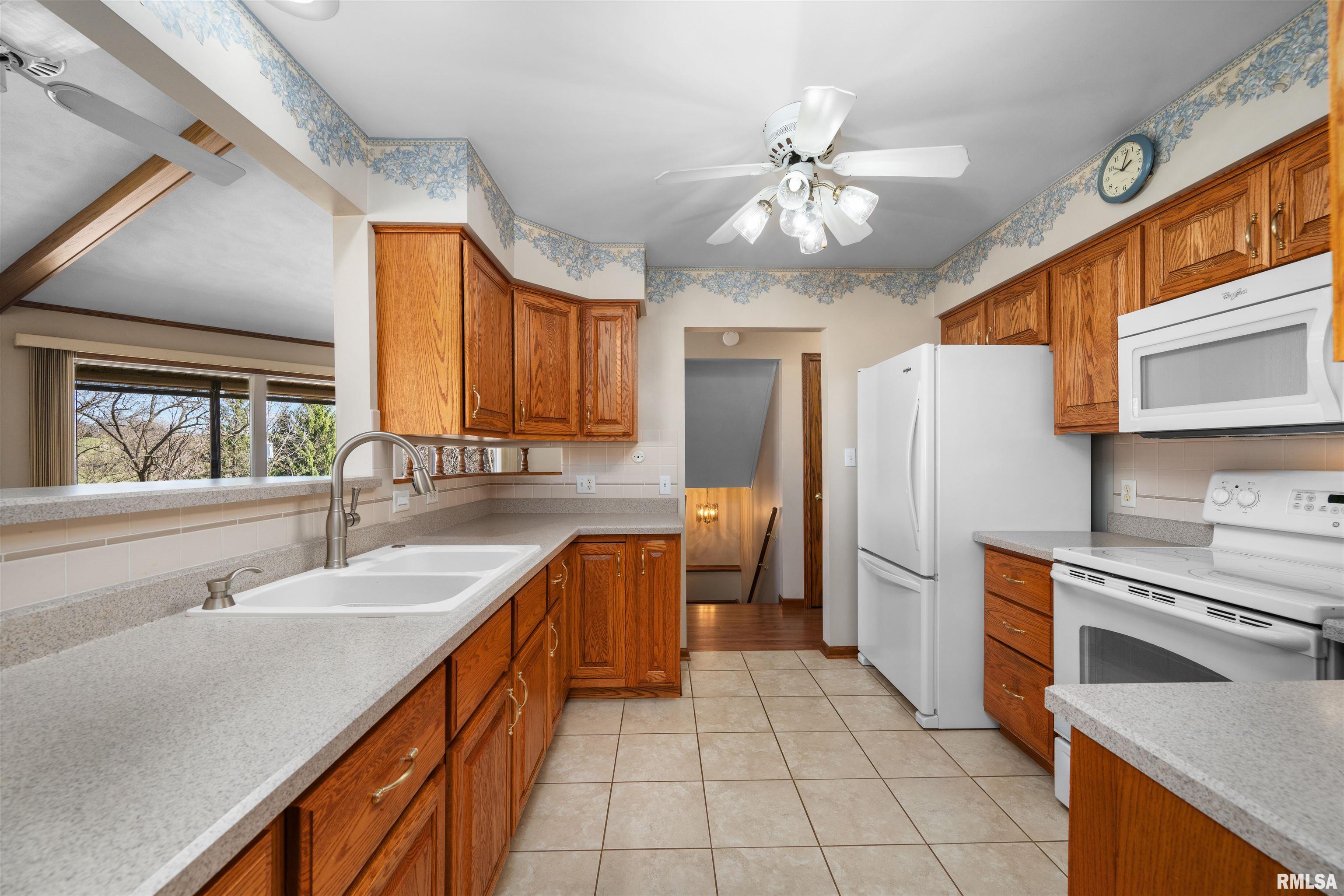 11616 W 81st Street Property Photo 10