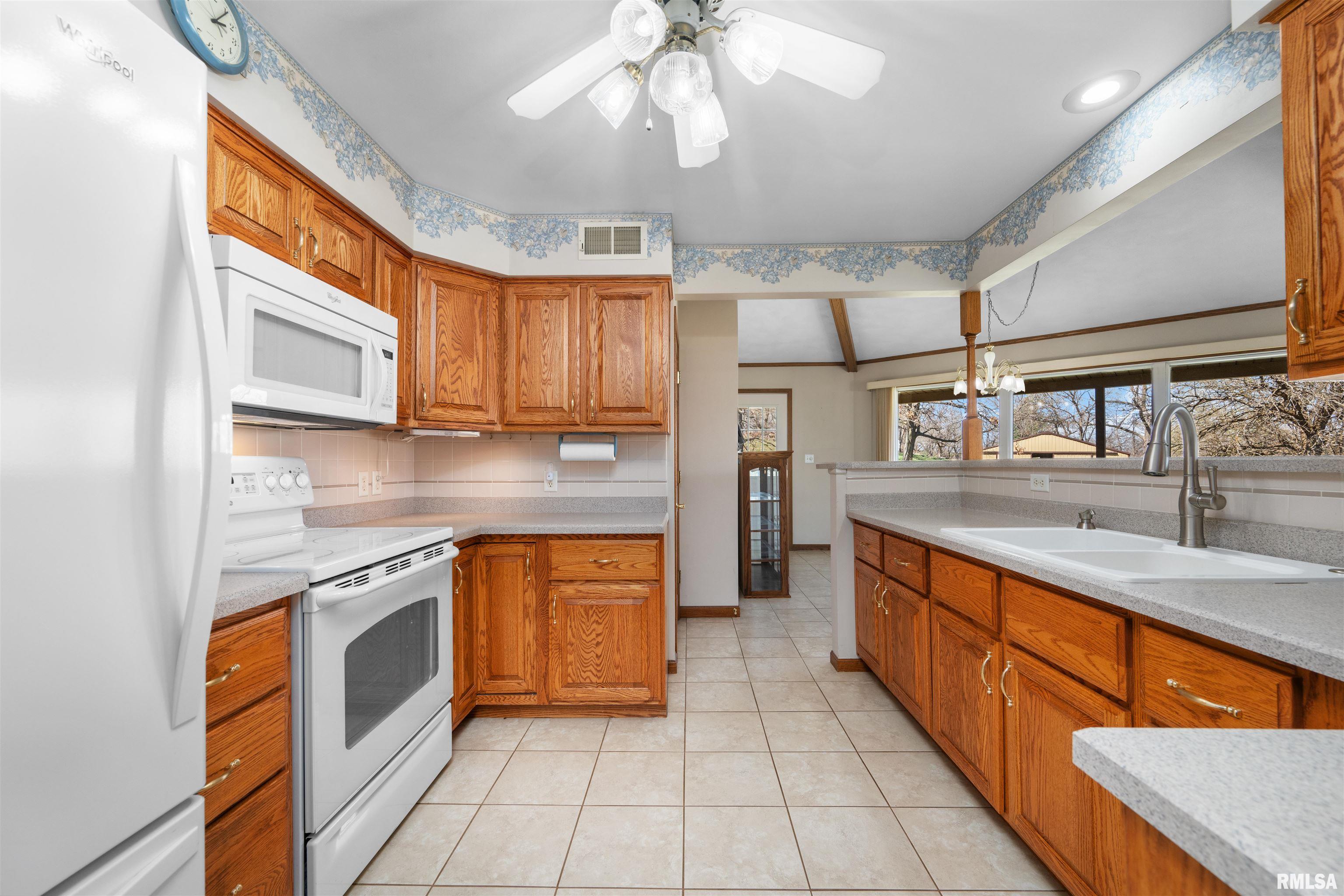 11616 W 81st Street Property Photo 12