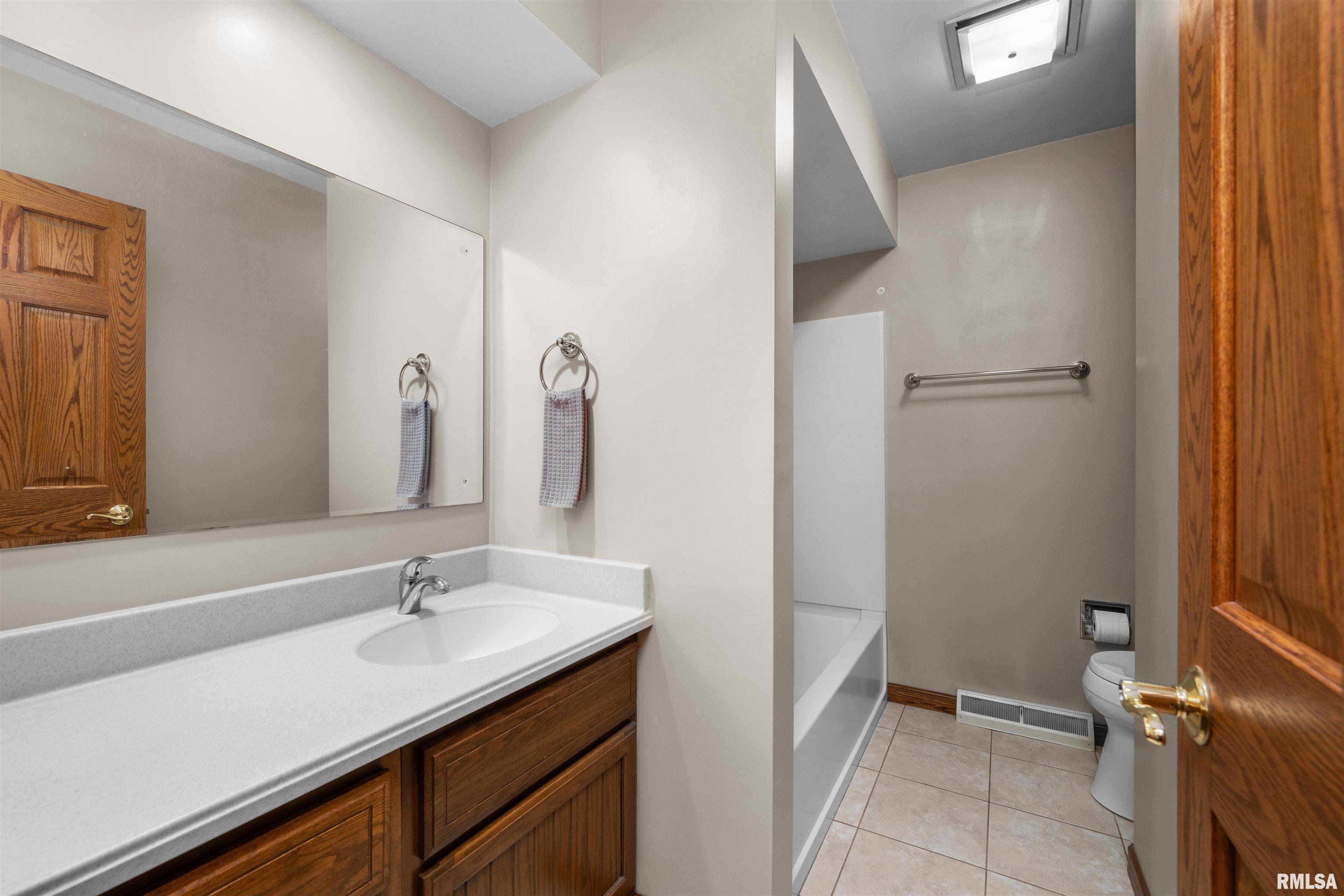 11616 W 81st Street Property Photo 15