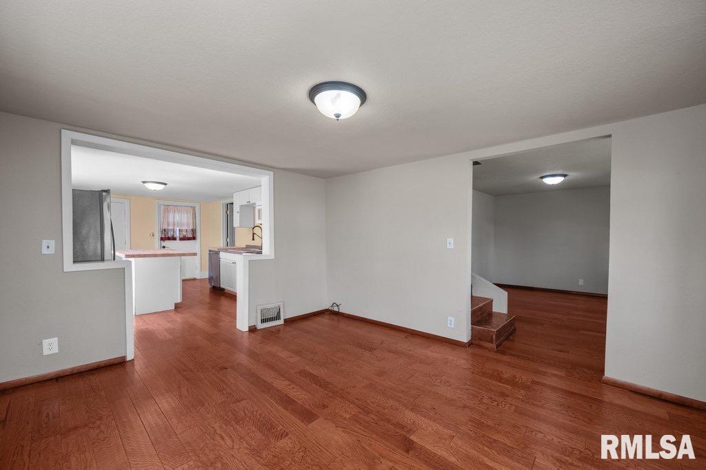 2435 33rd Street Property Photo 8