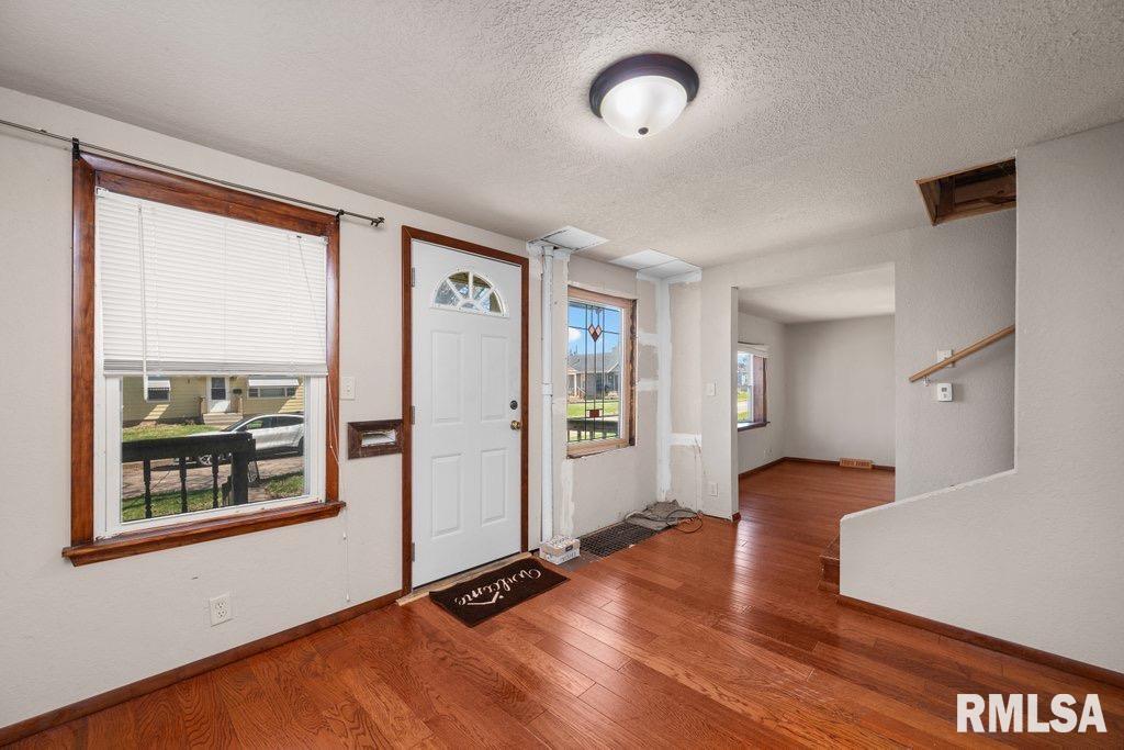 2435 33rd Street Property Photo 10