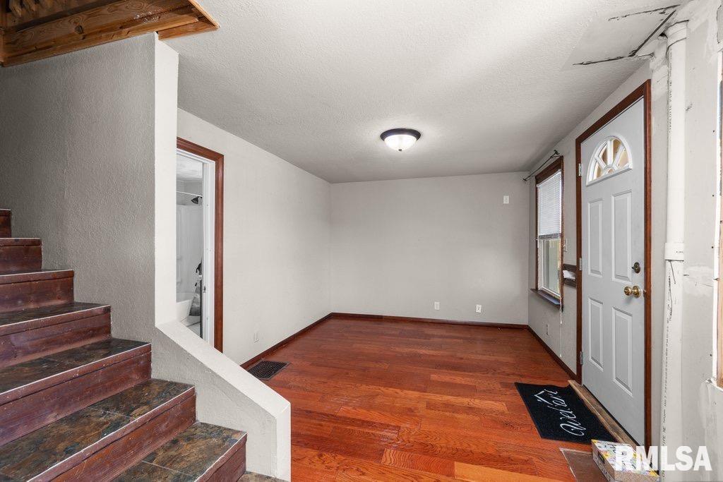 2435 33rd Street Property Photo 11
