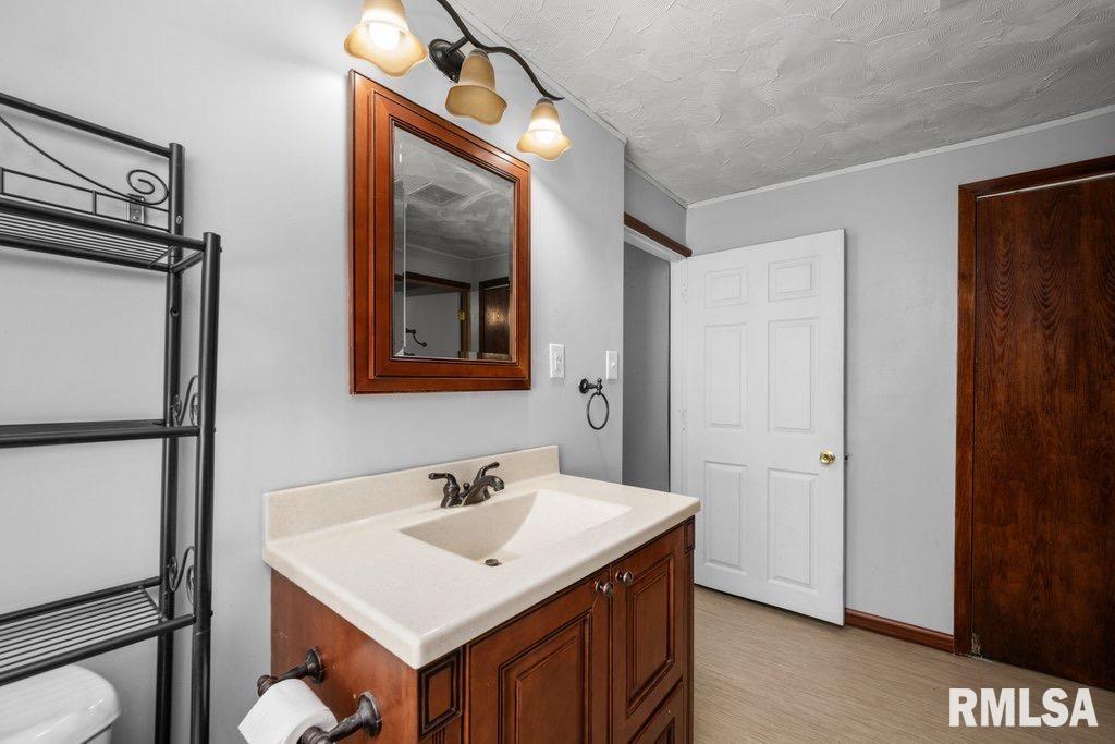 2435 33rd Street Property Photo 13