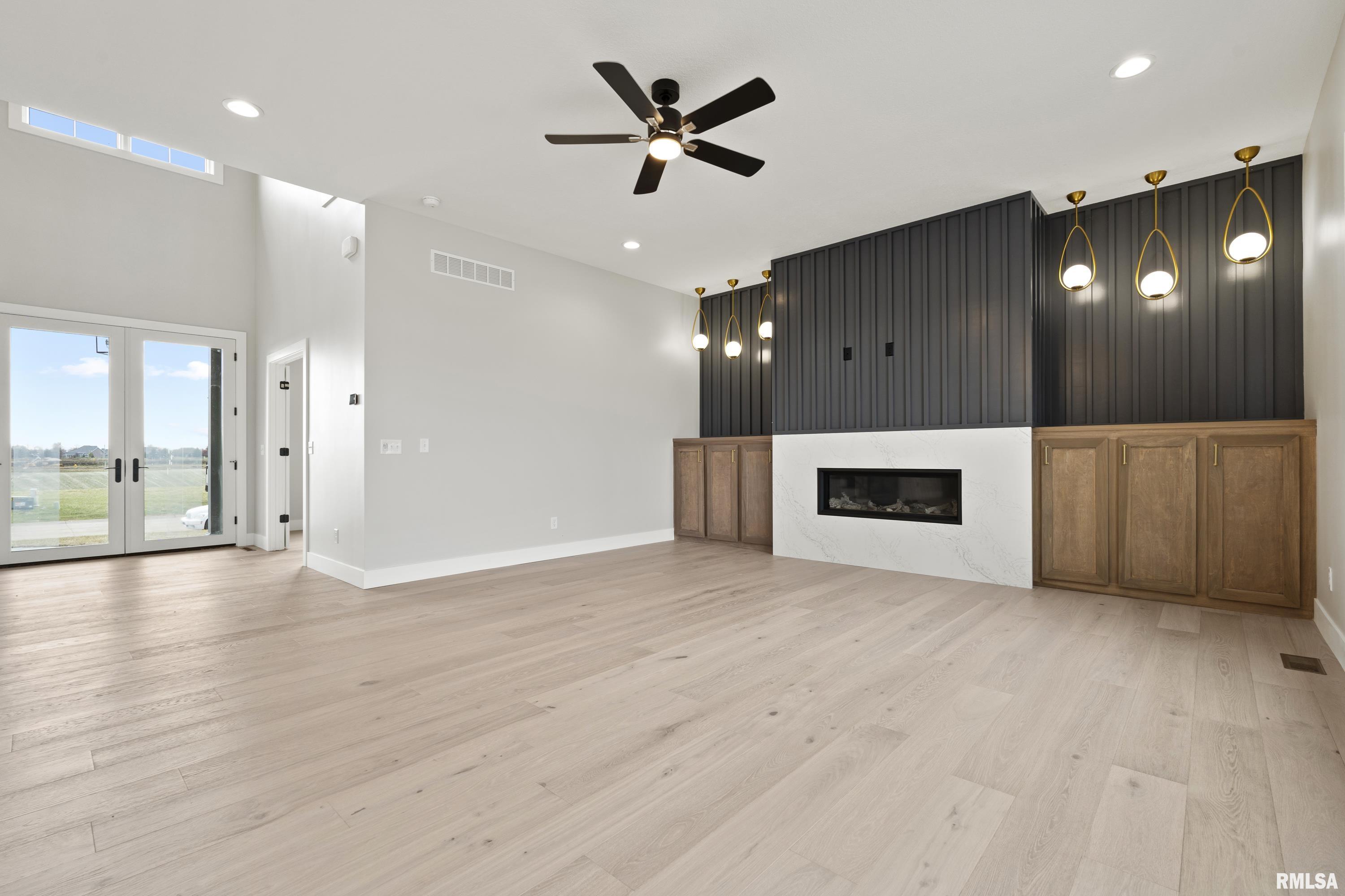 6578 Cardinal Road Property Photo 4