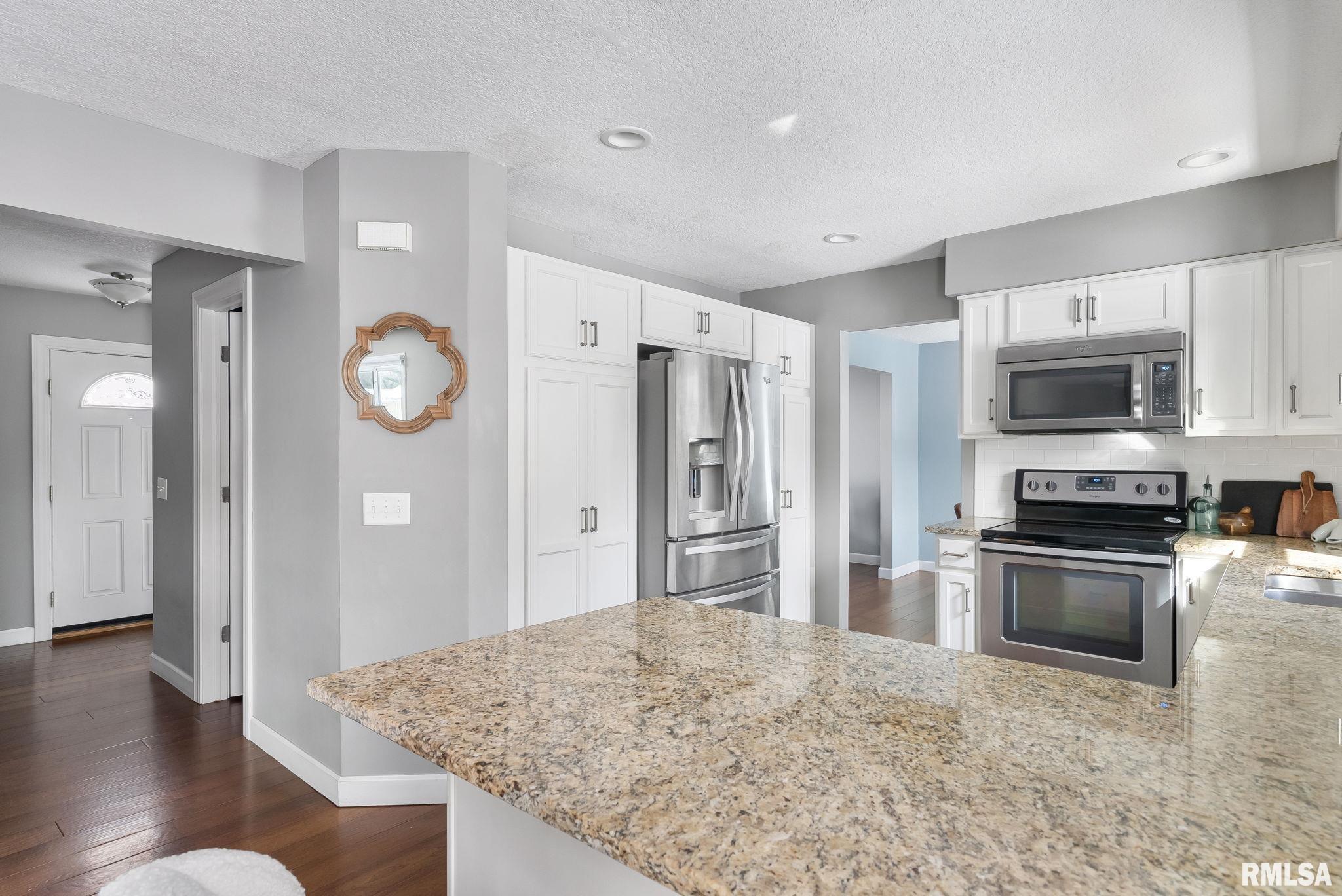 2525 Eastberry Court Property Photo 6