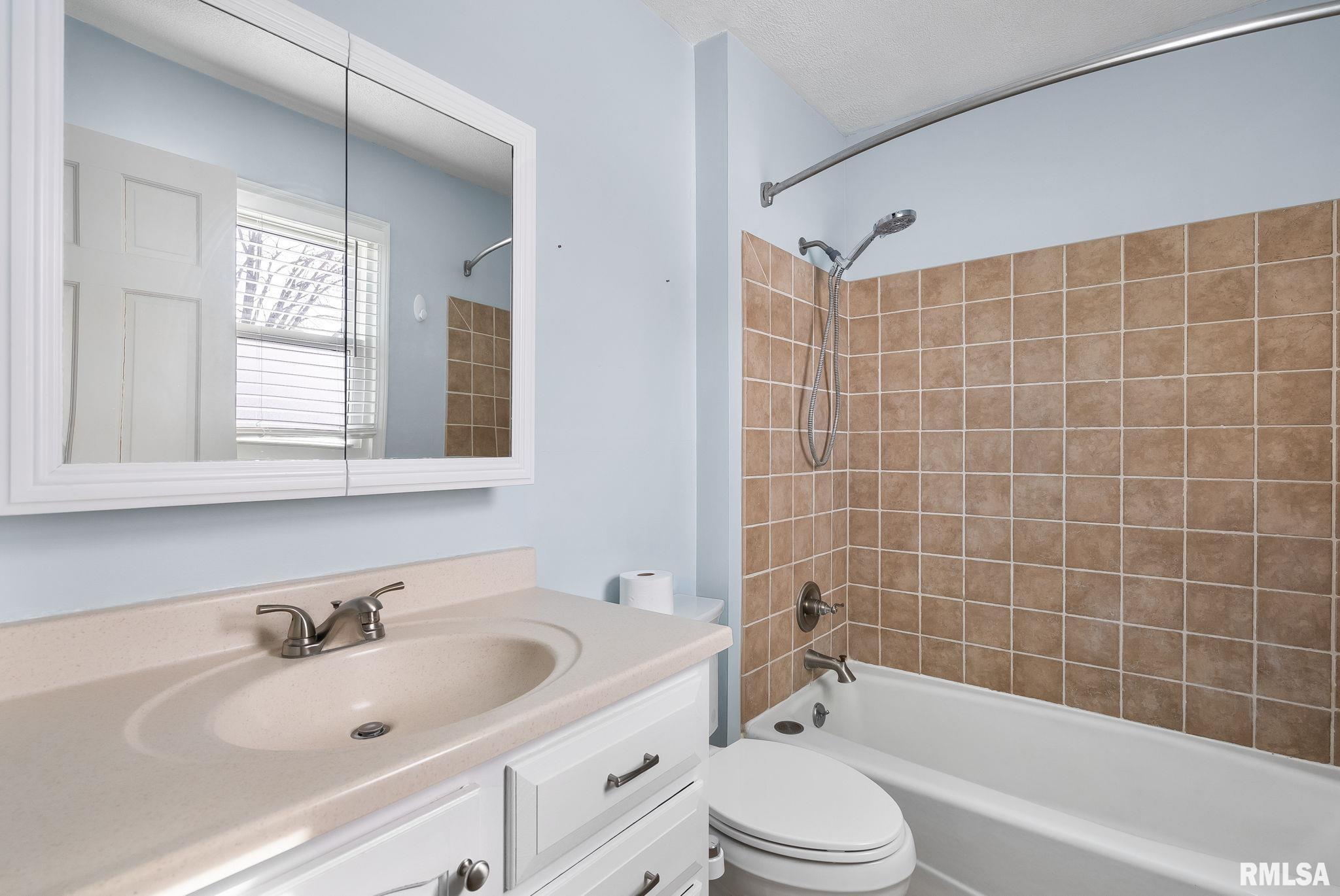 2525 Eastberry Court Property Photo 20