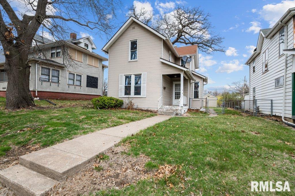 916 E 14th Street Property Photo 3