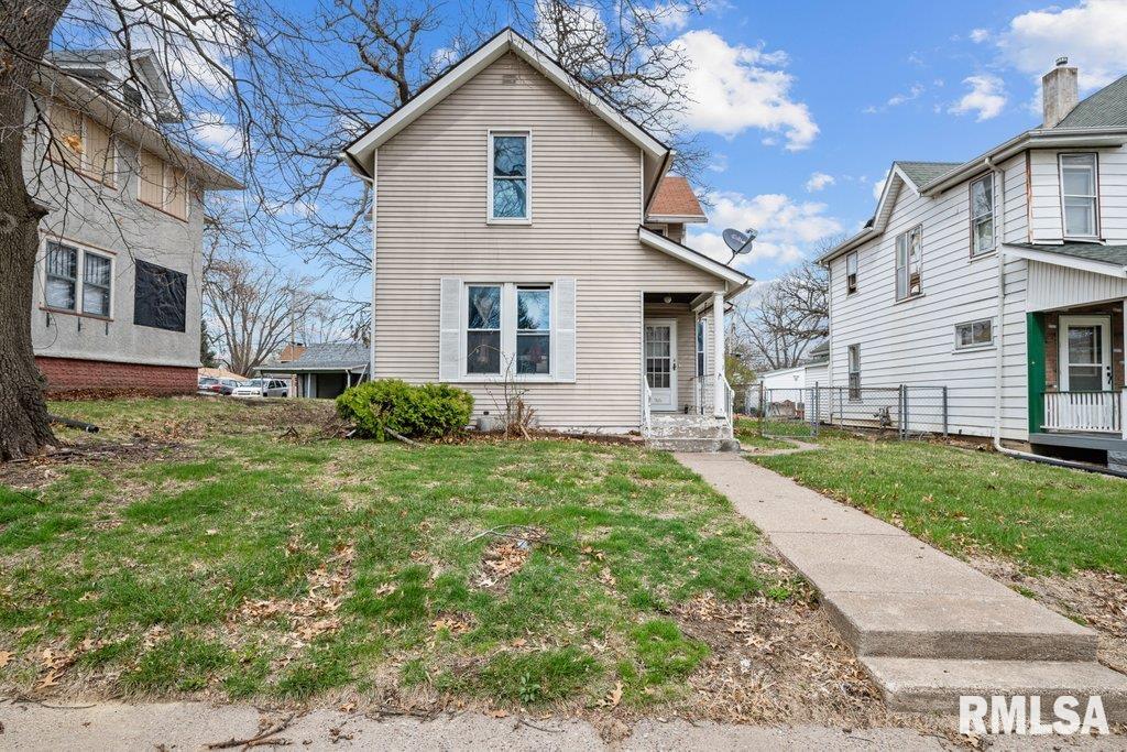 916 E 14th Street Property Photo 4