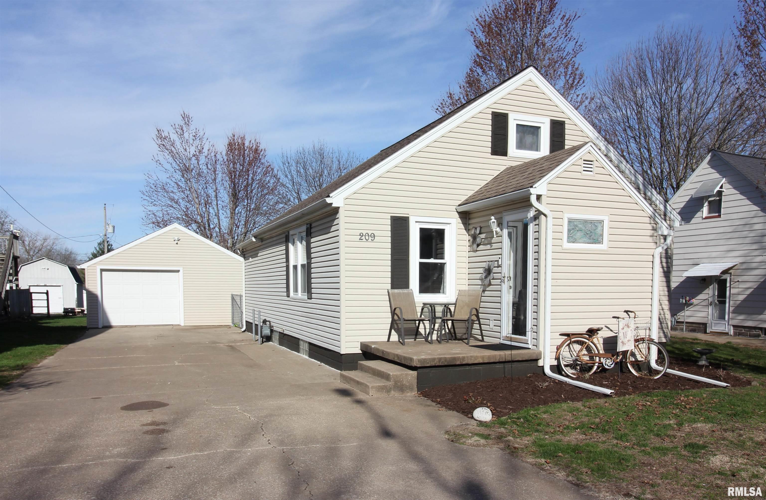 209 3rd Street Property Photo 1
