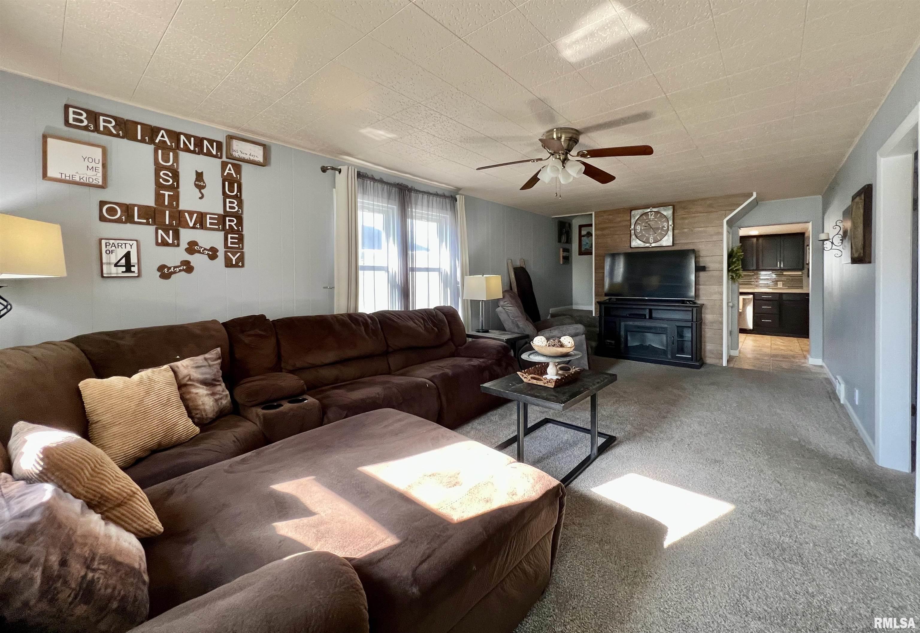 209 3rd Street Property Photo 4