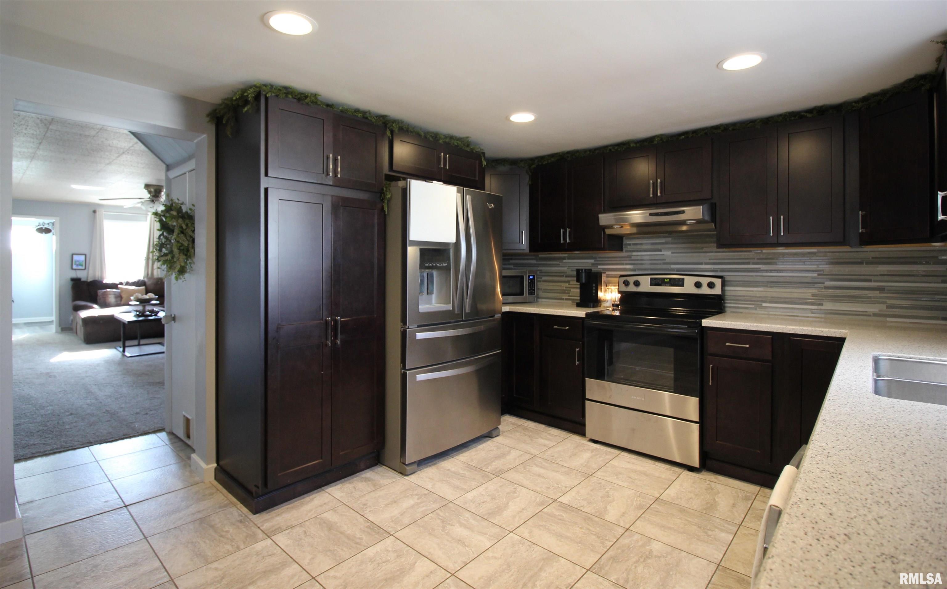 209 3rd Street Property Photo 5