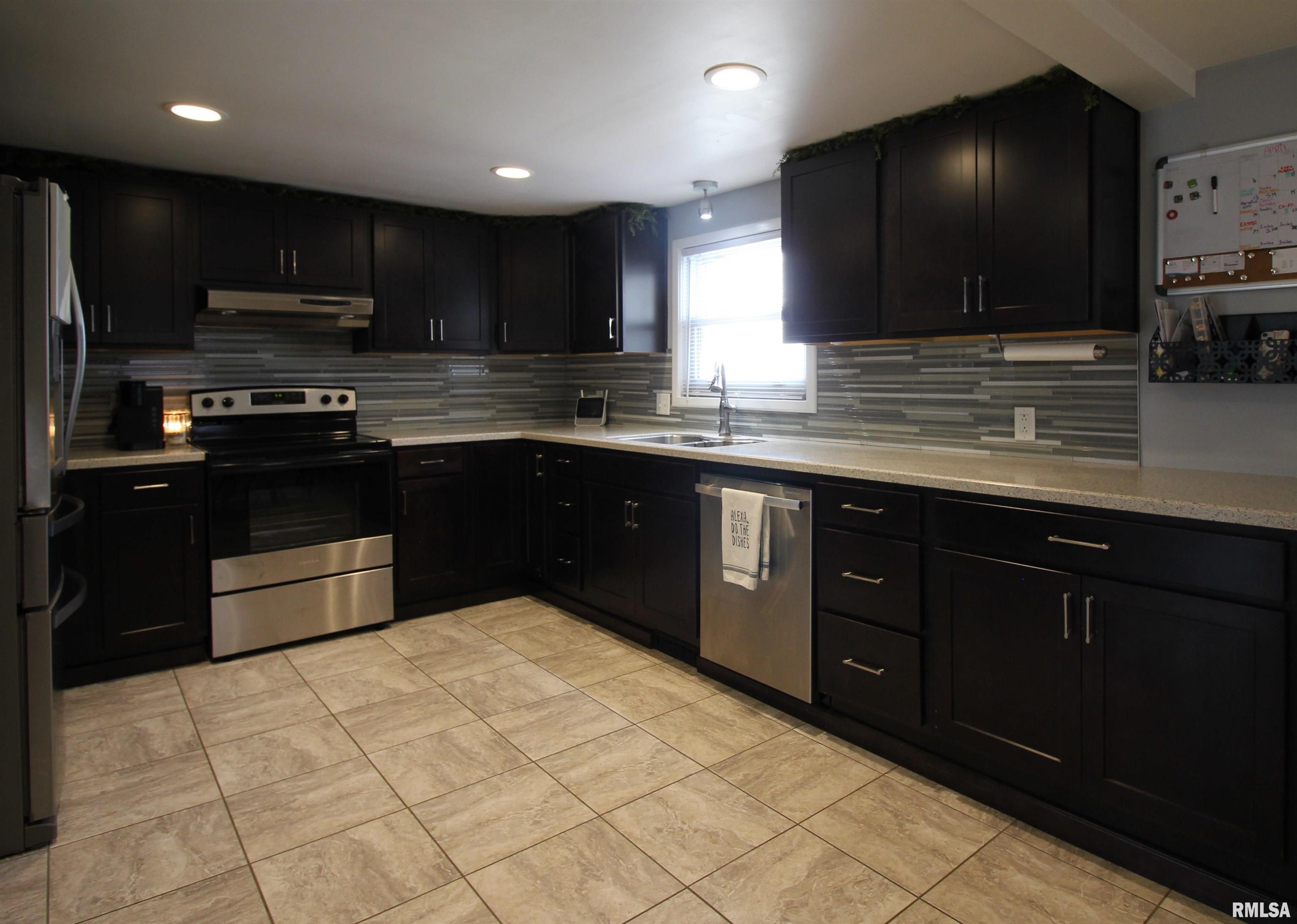 209 3rd Street Property Photo 6