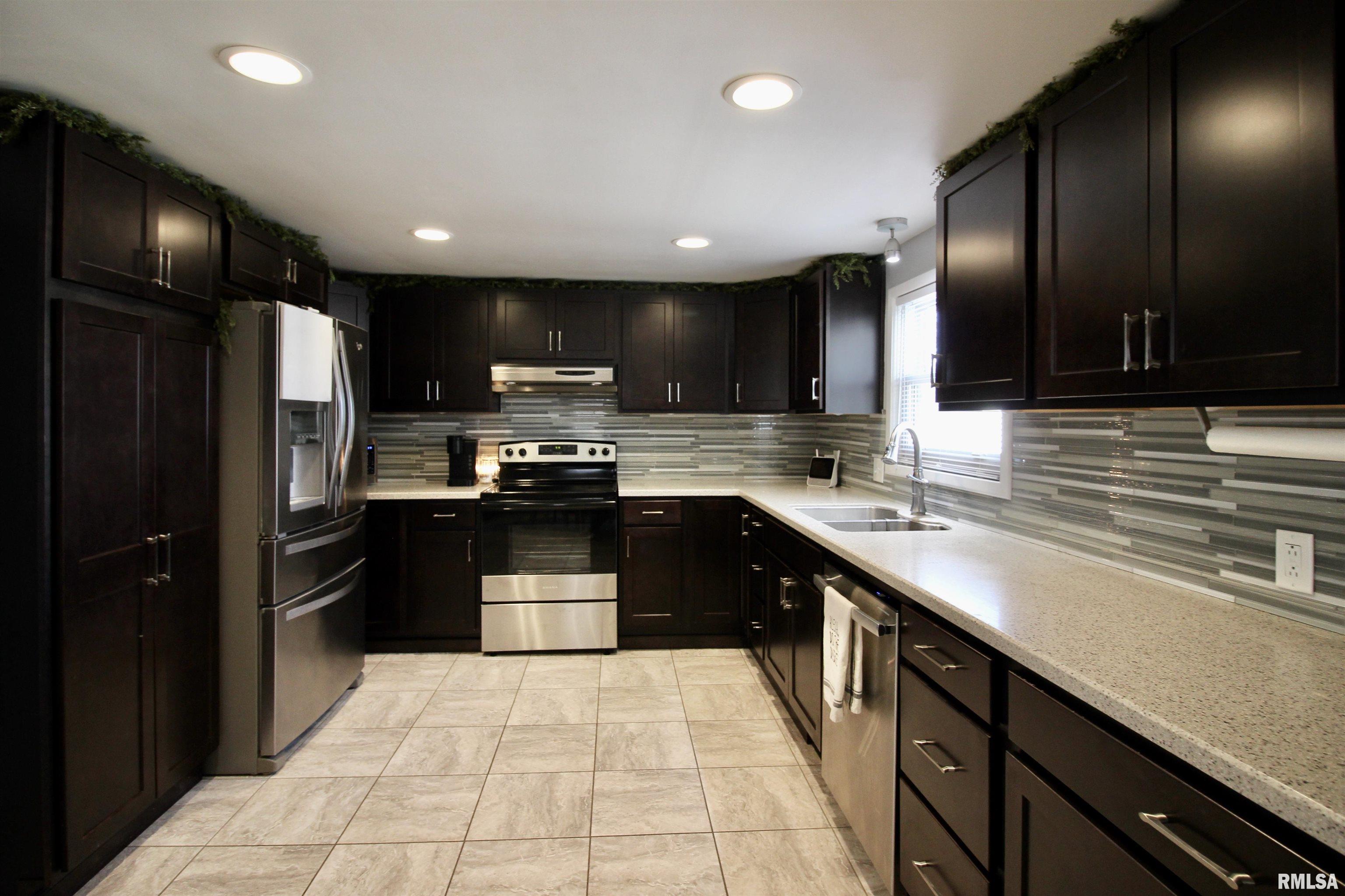 209 3rd Street Property Photo 7