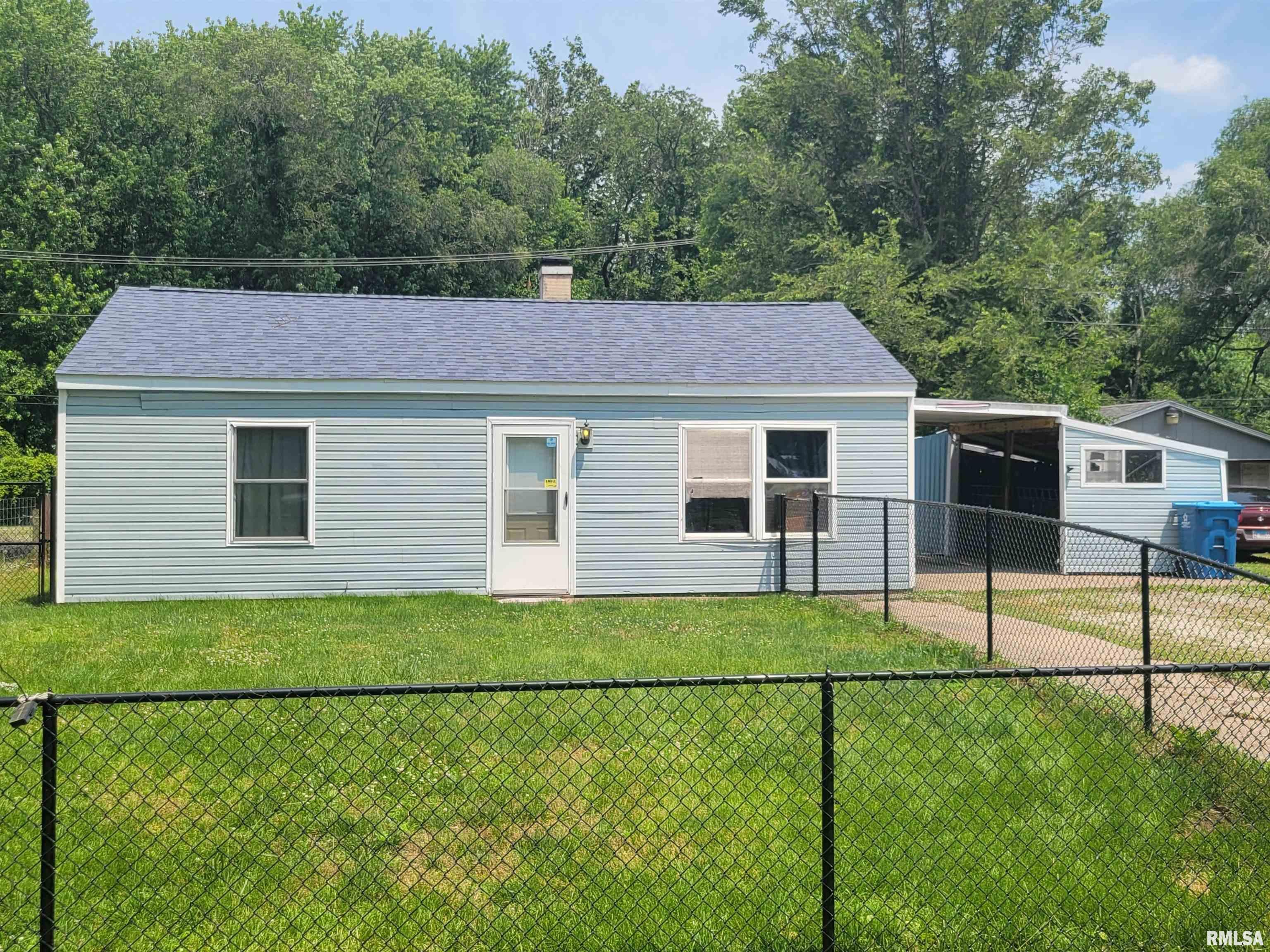 17013 N 10th Avenue Property Photo 1