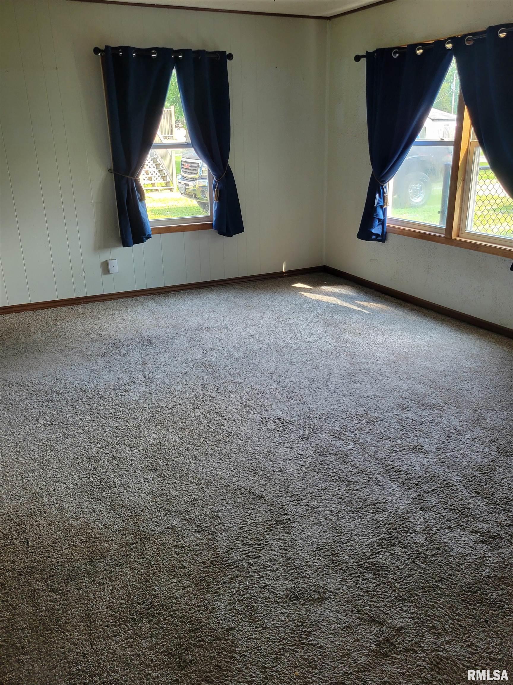 17013 N 10th Avenue Property Photo 4
