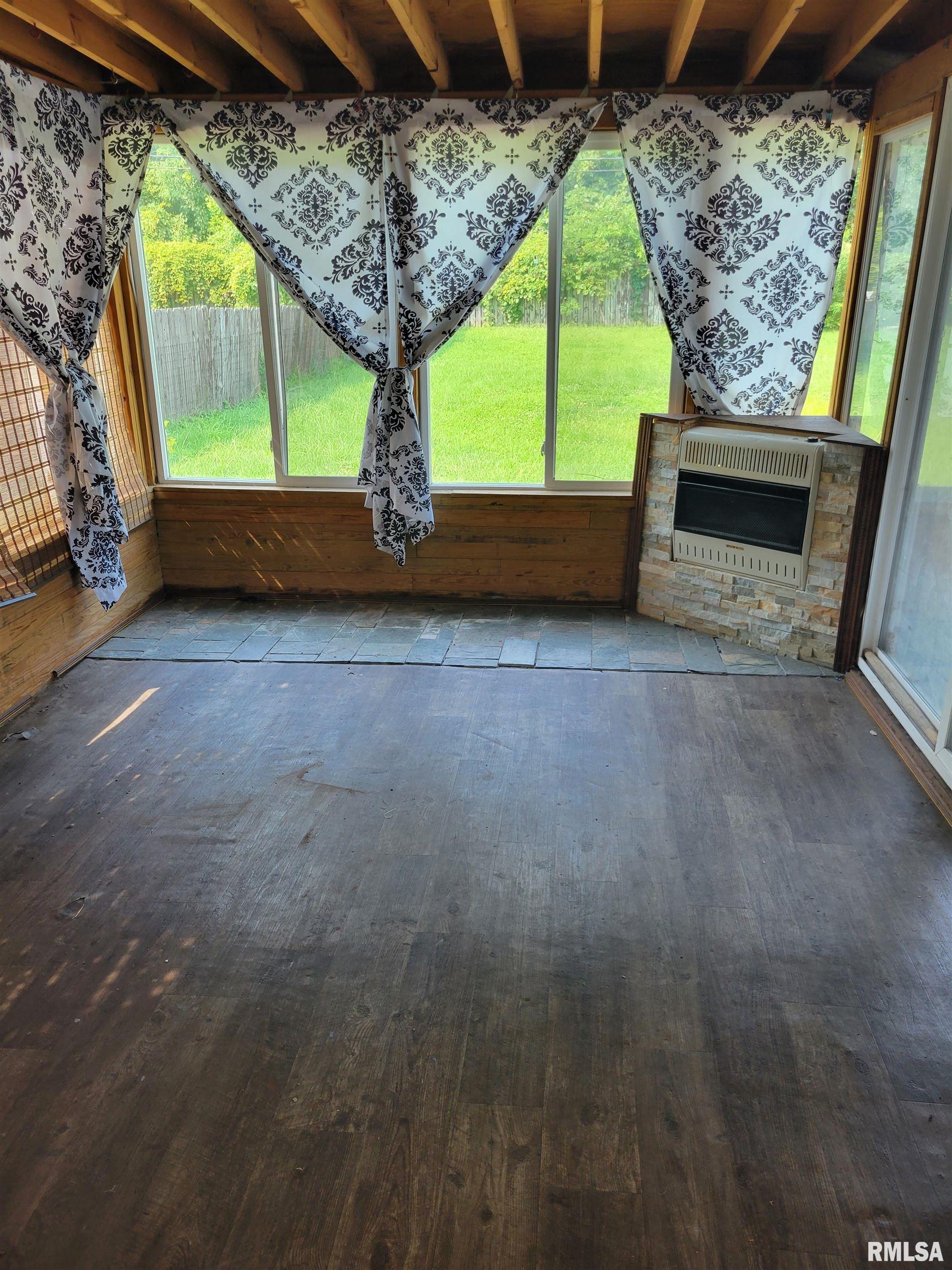 17013 N 10th Avenue Property Photo 5