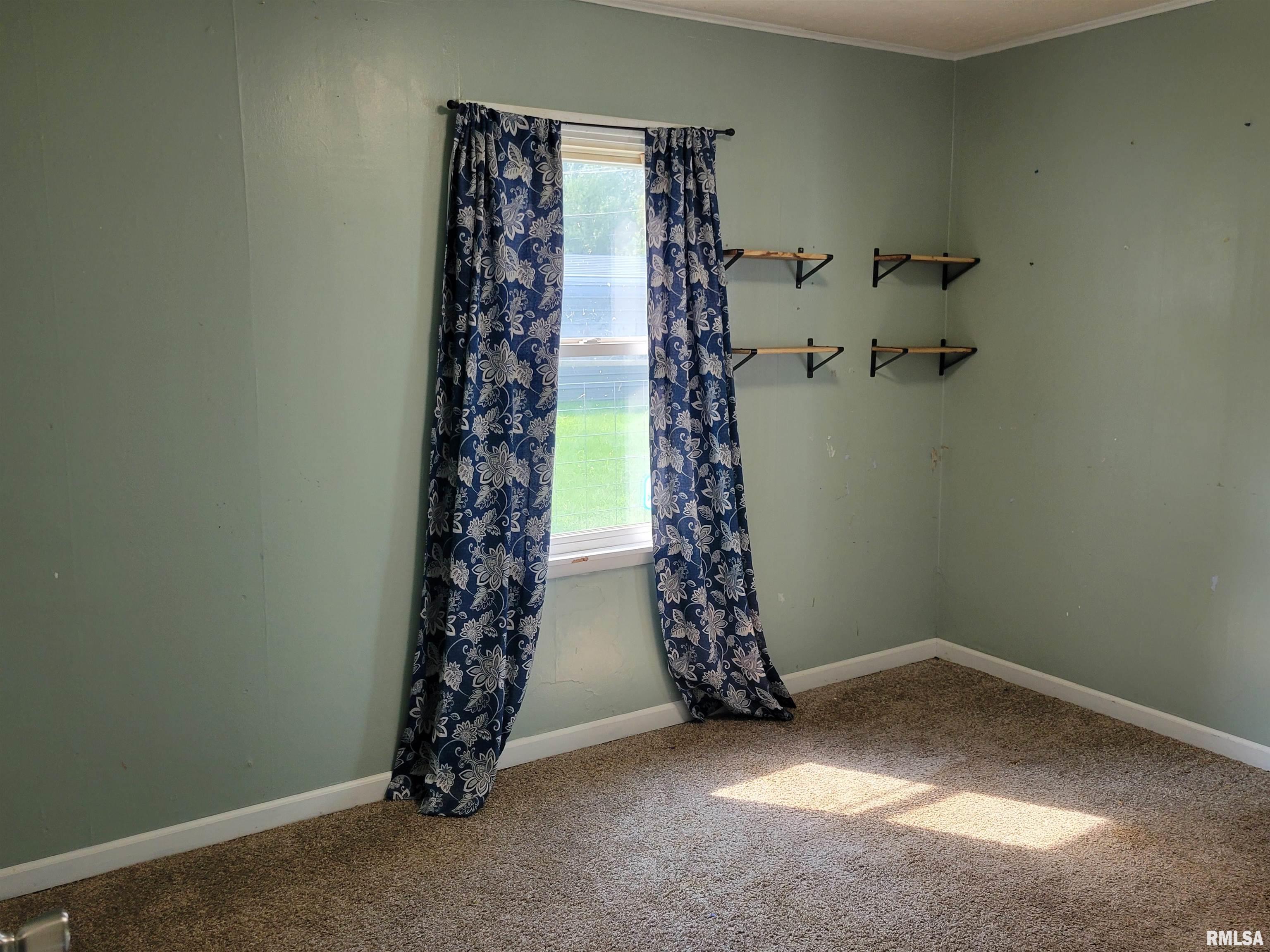 17013 N 10th Avenue Property Photo 6