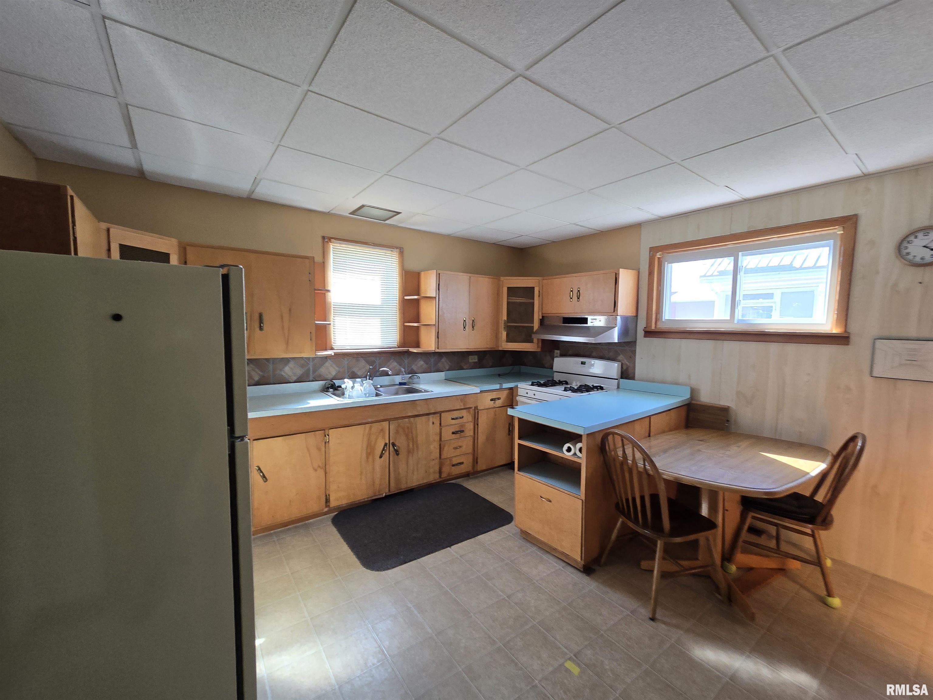 308 W Washington Street Property Photo 7