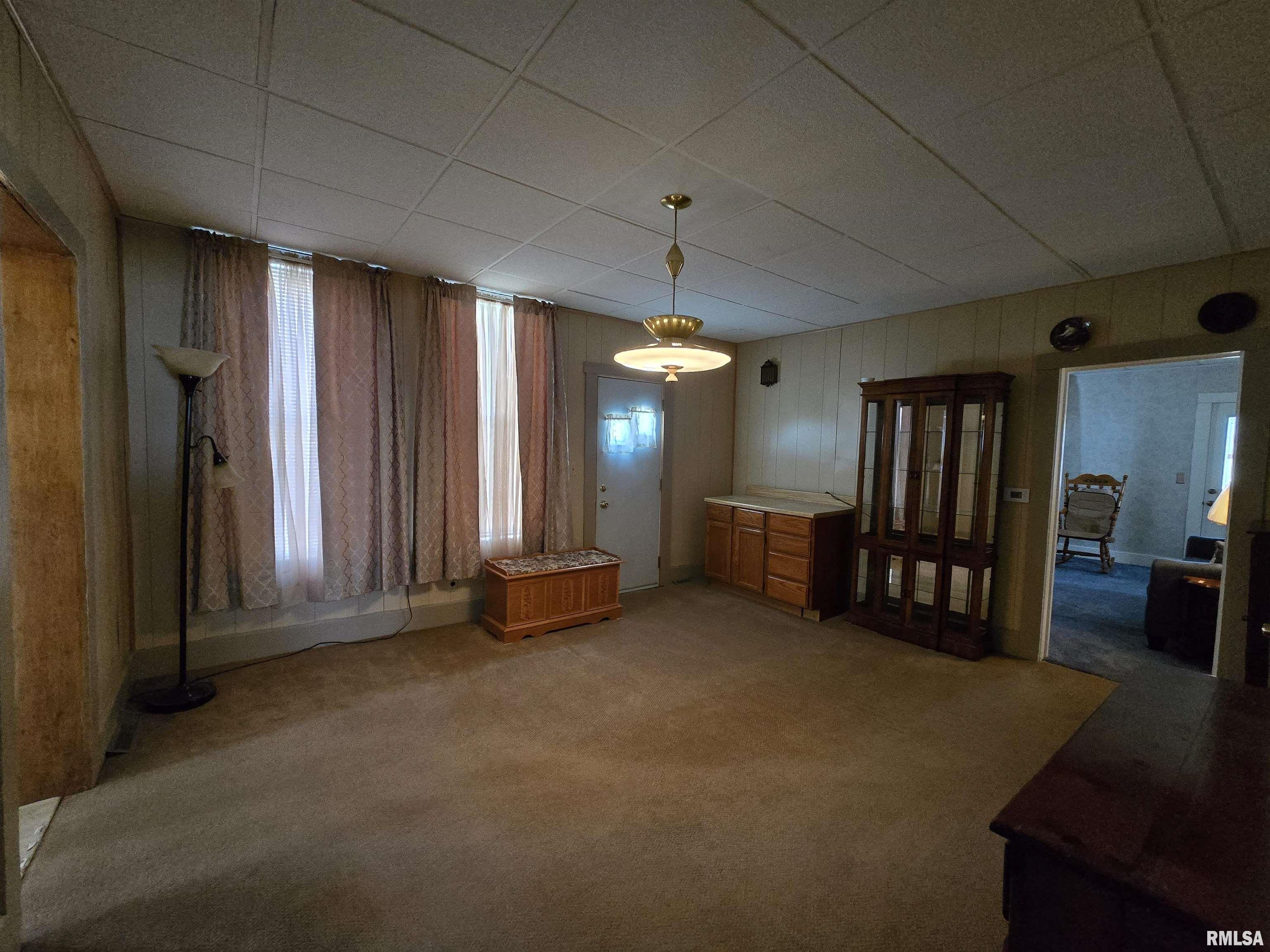 308 W Washington Street Property Photo 9