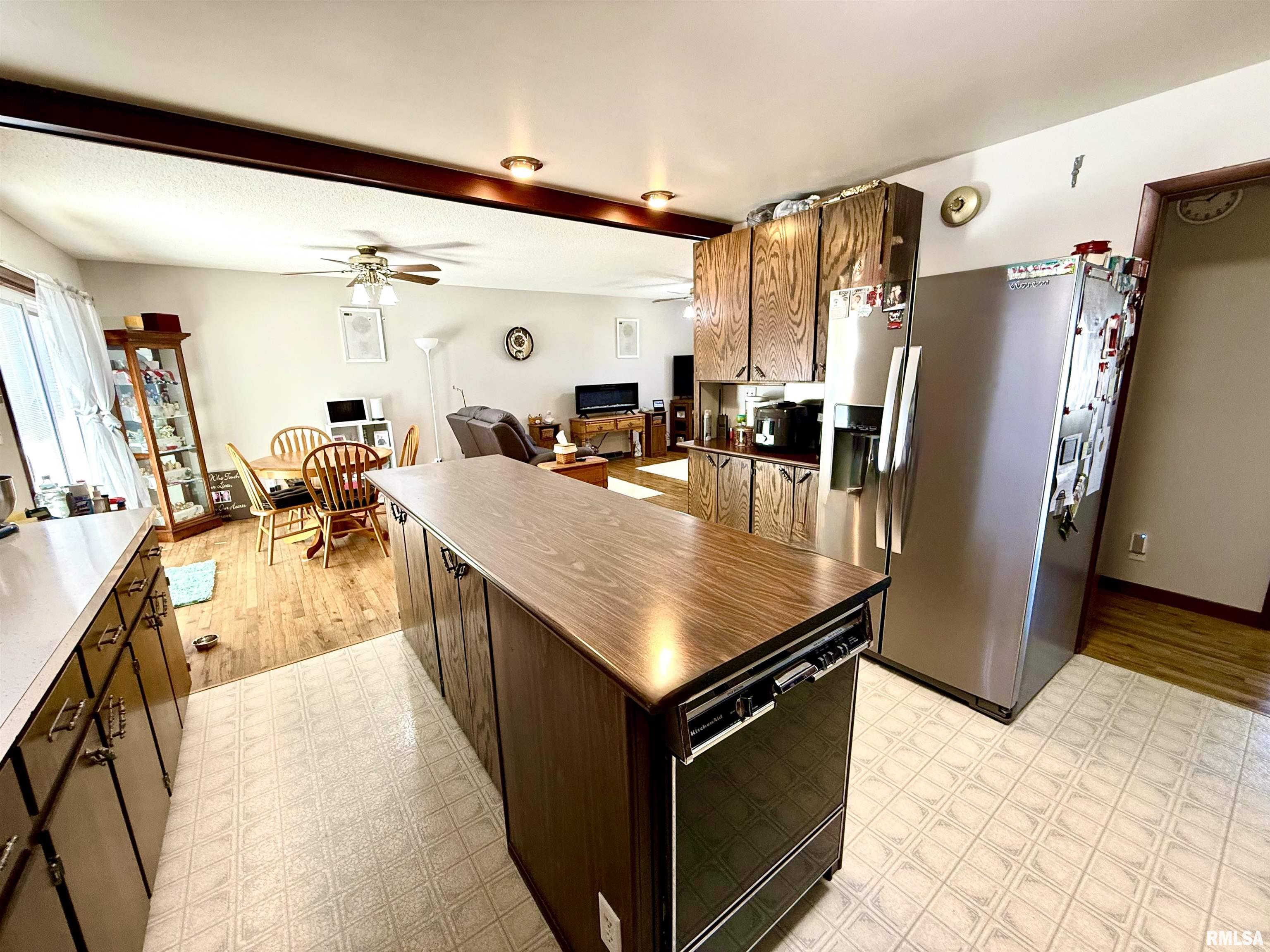 102 E 7th Avenue Property Photo 12