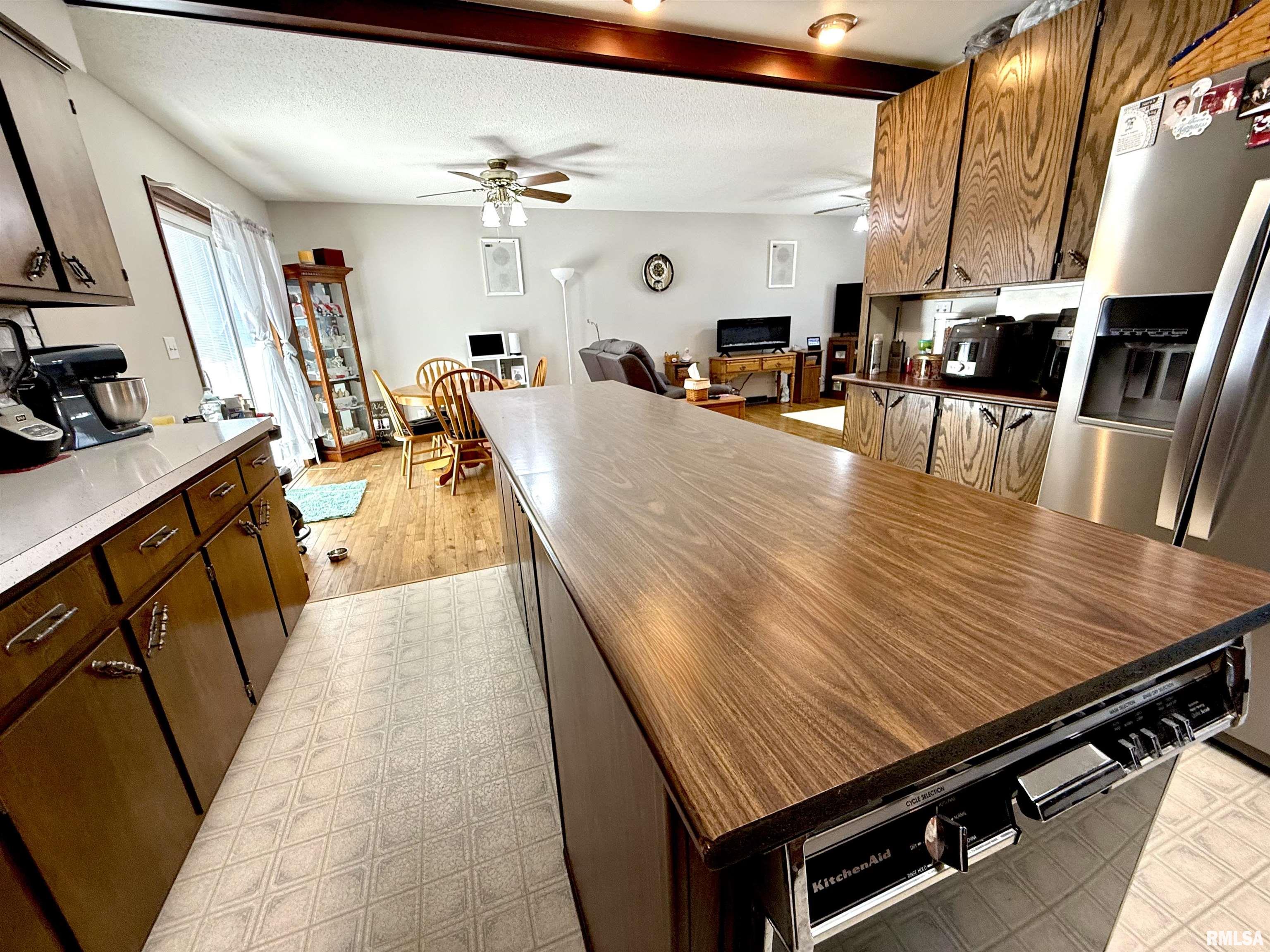 102 E 7th Avenue Property Photo 13