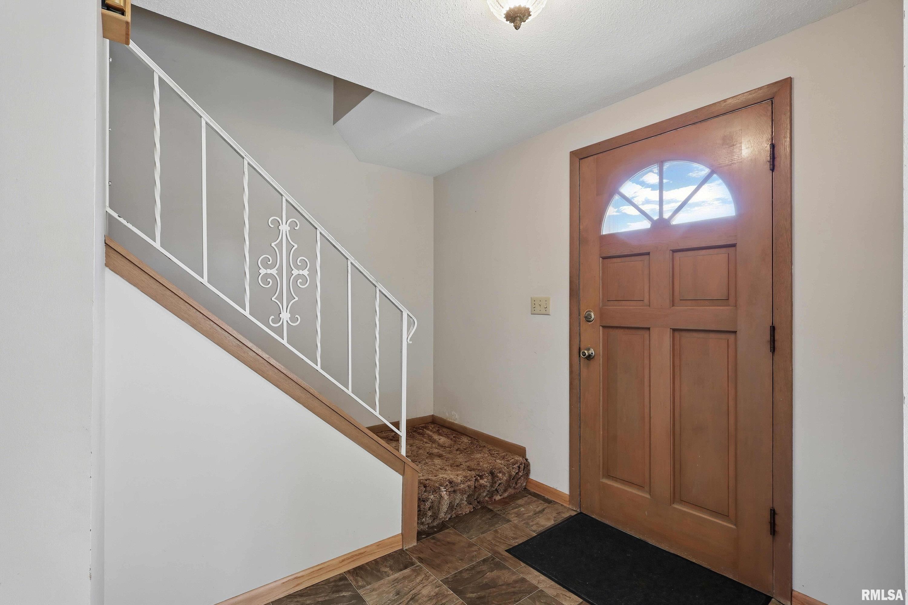 2904 Avalon Drive Property Photo 4