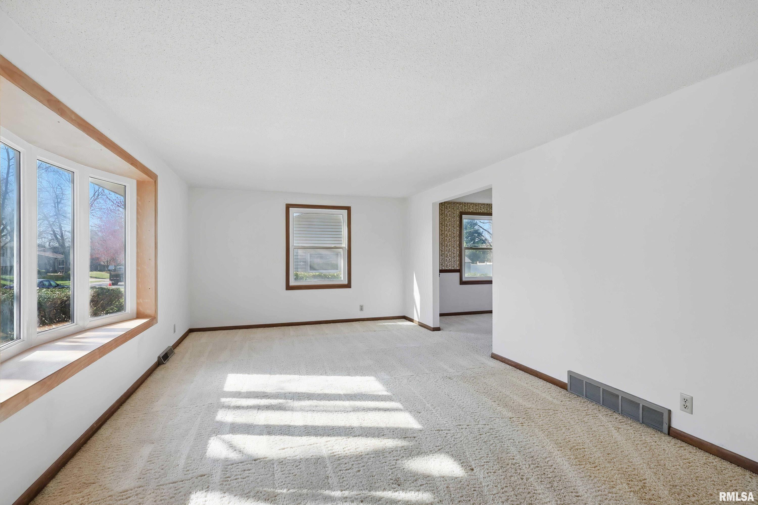 2904 Avalon Drive Property Photo 5