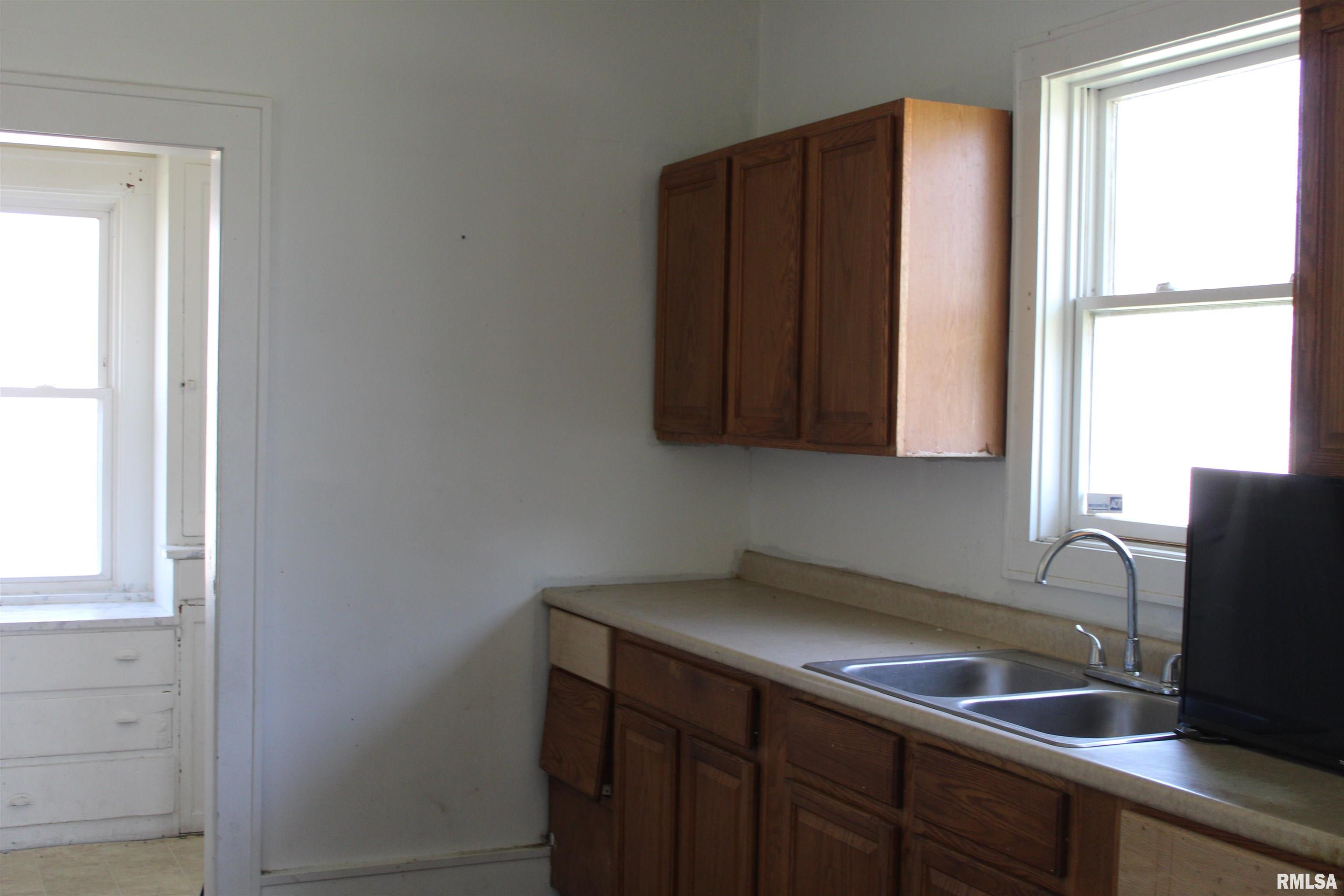 728 W 14th Street Property Photo 4