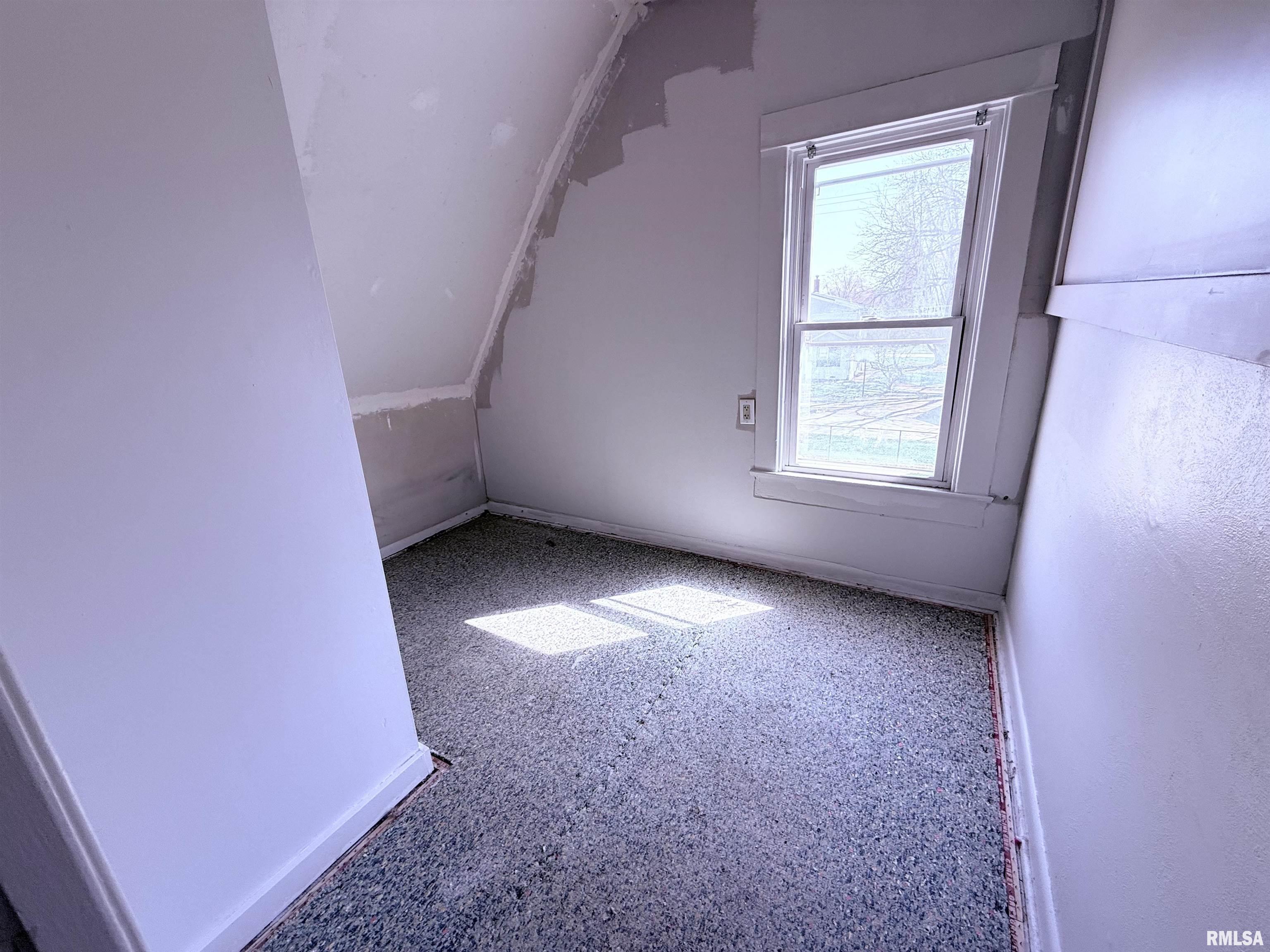 2410 18th Avenue Property Photo 7