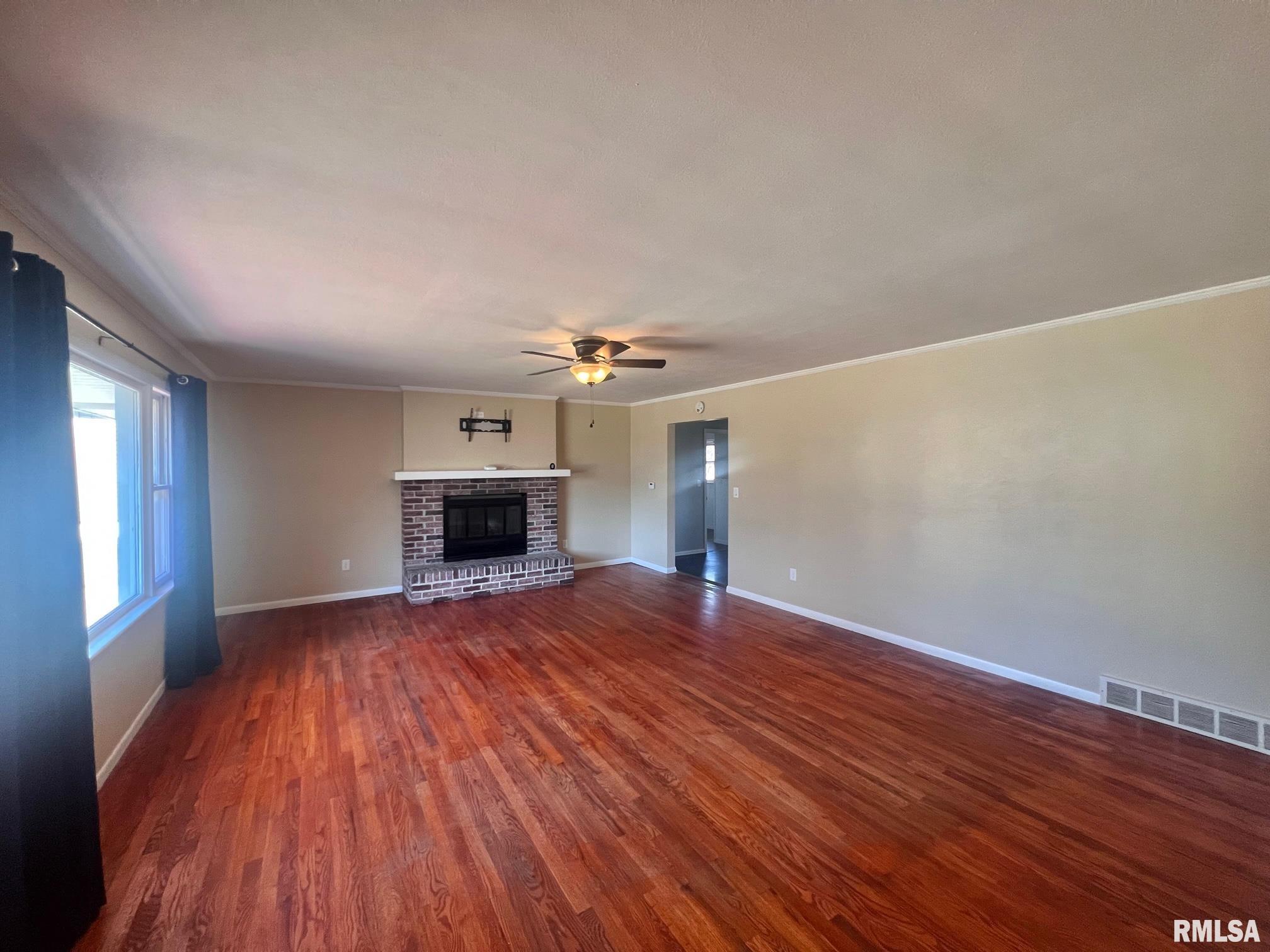 2037 N Ohio Avenue Property Photo 3