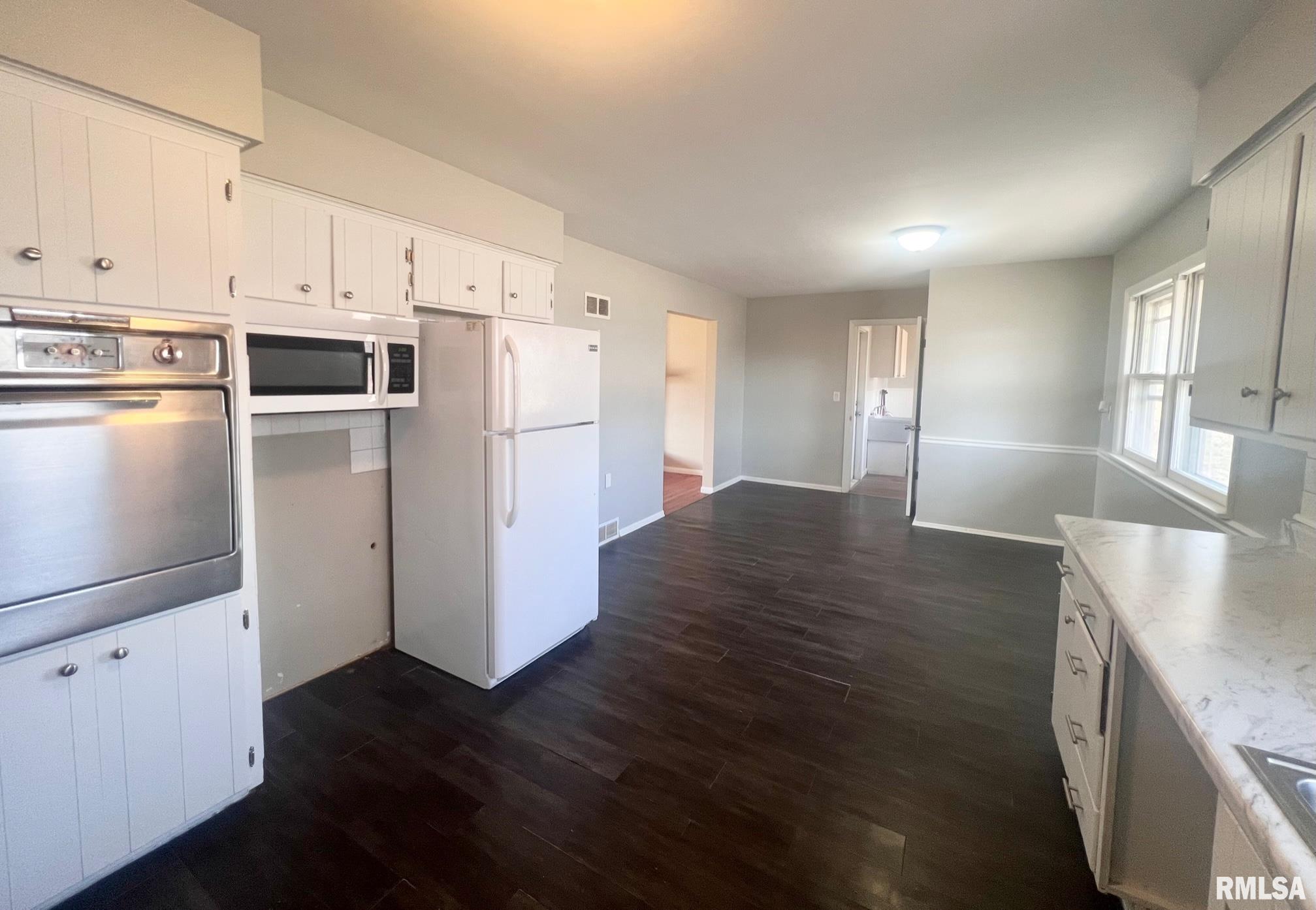 2037 N Ohio Avenue Property Photo 5