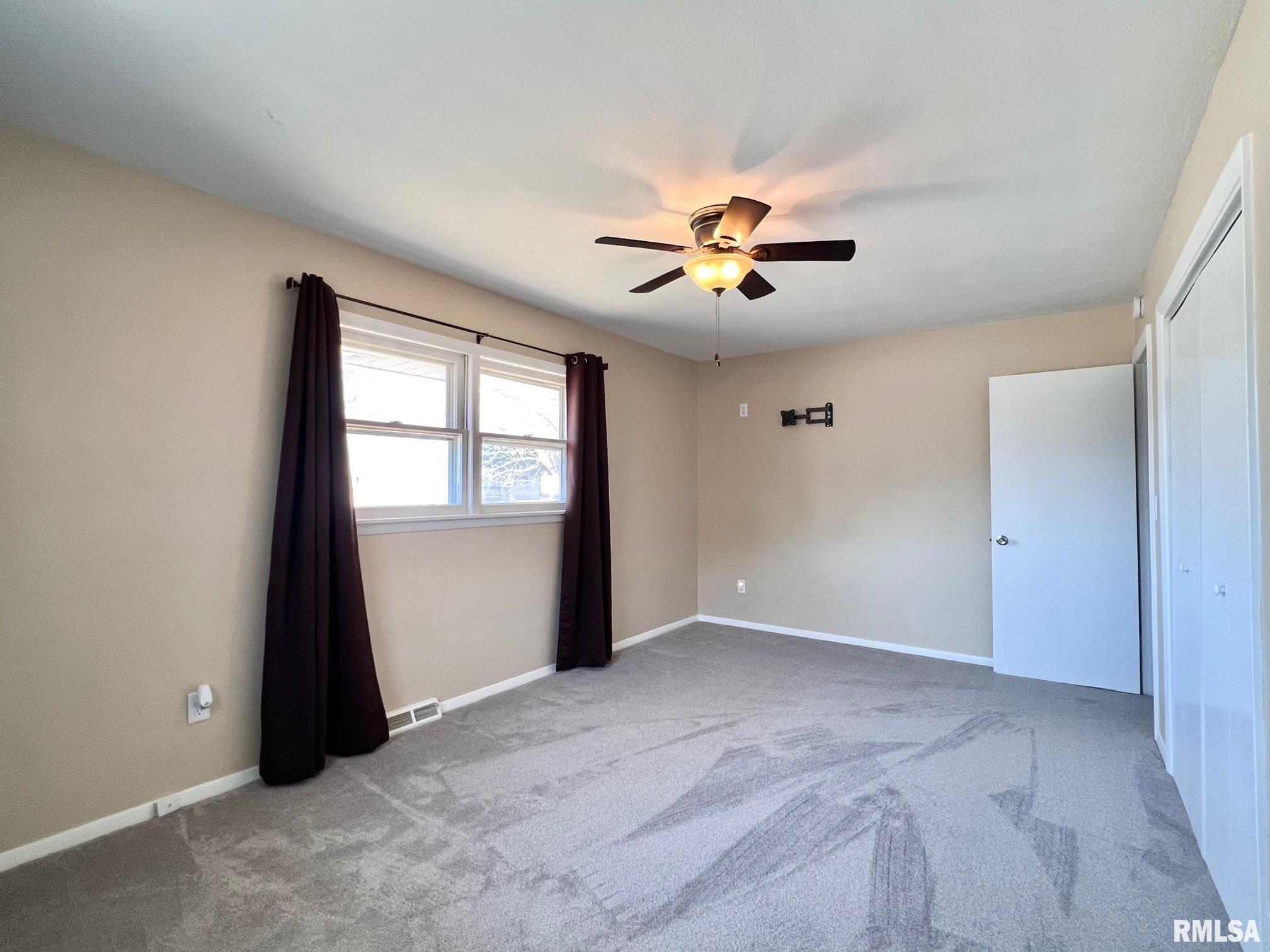 2037 N Ohio Avenue Property Photo 9