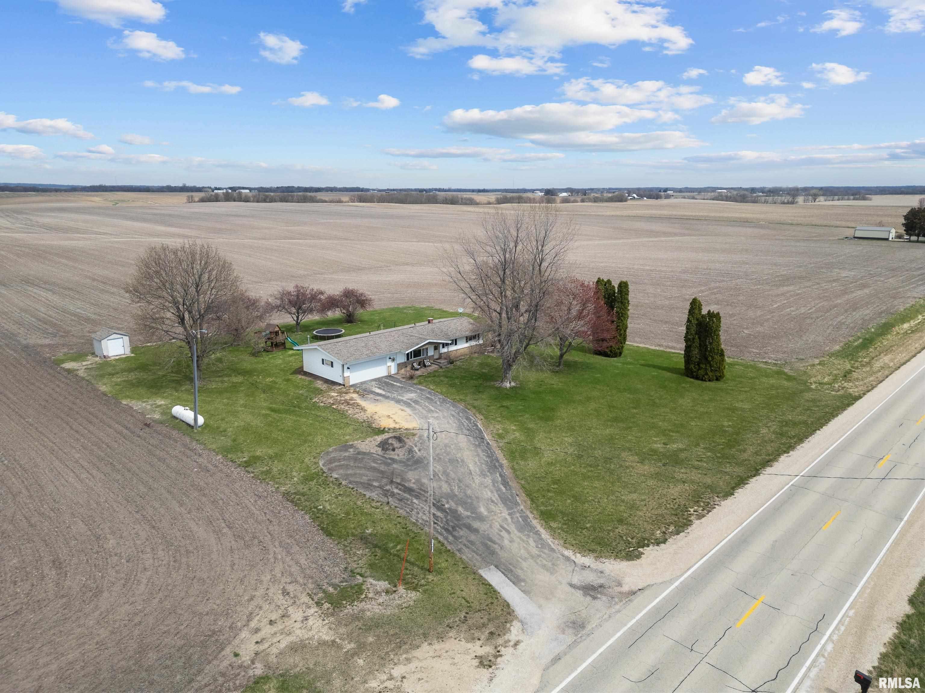 26012 Territorial Road Property Photo 5