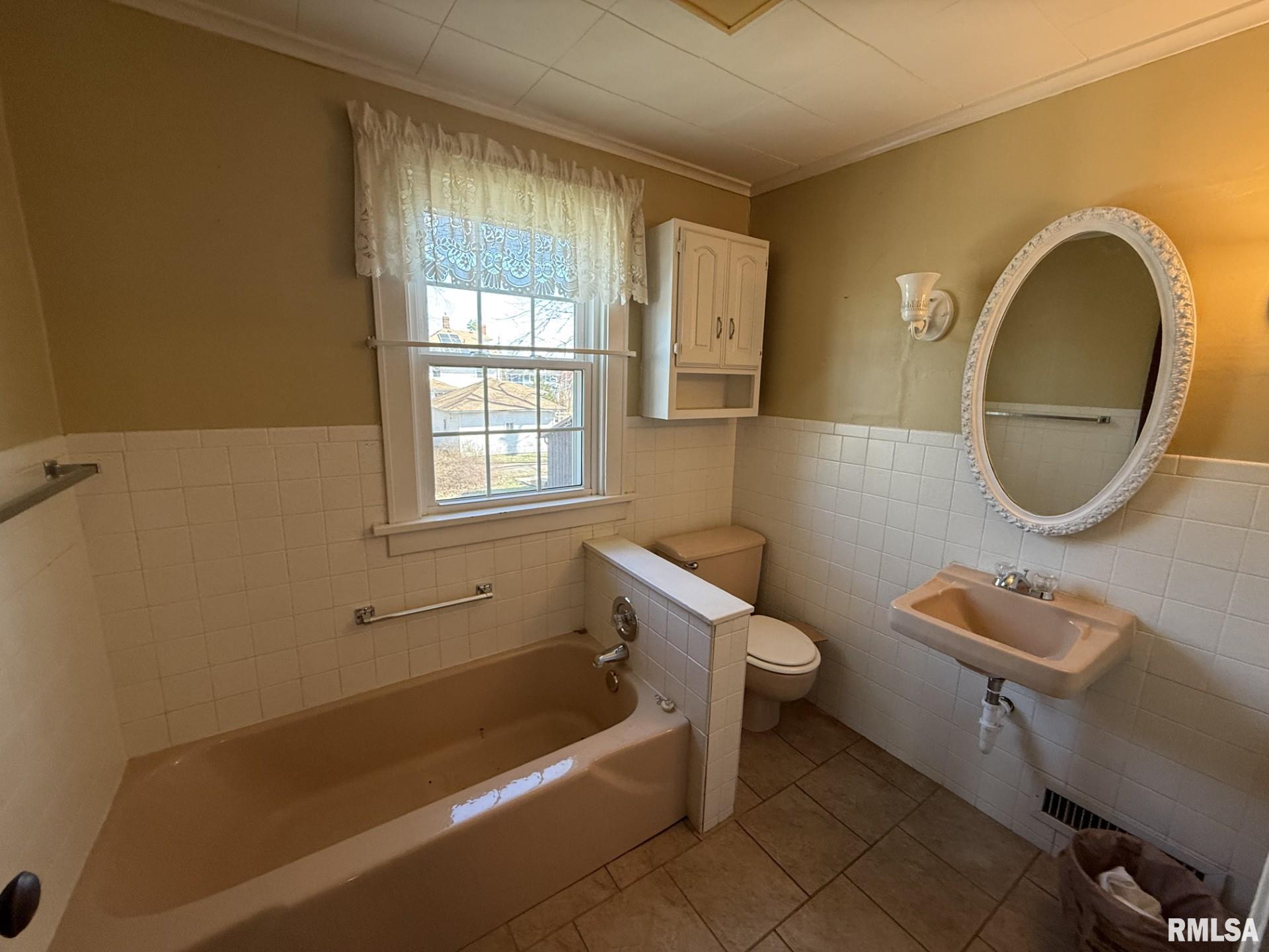 708 Williams Street Property Photo 33