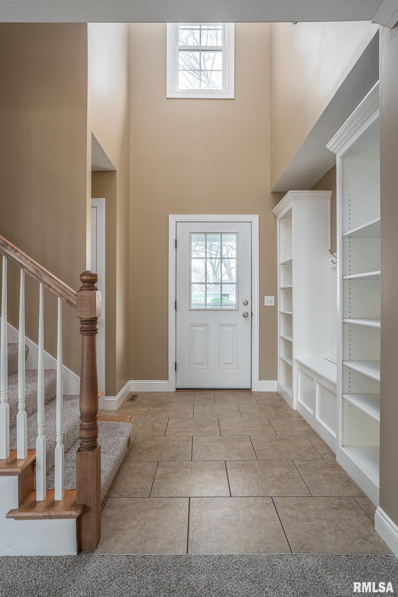 3233 Somerset Drive Property Photo 2
