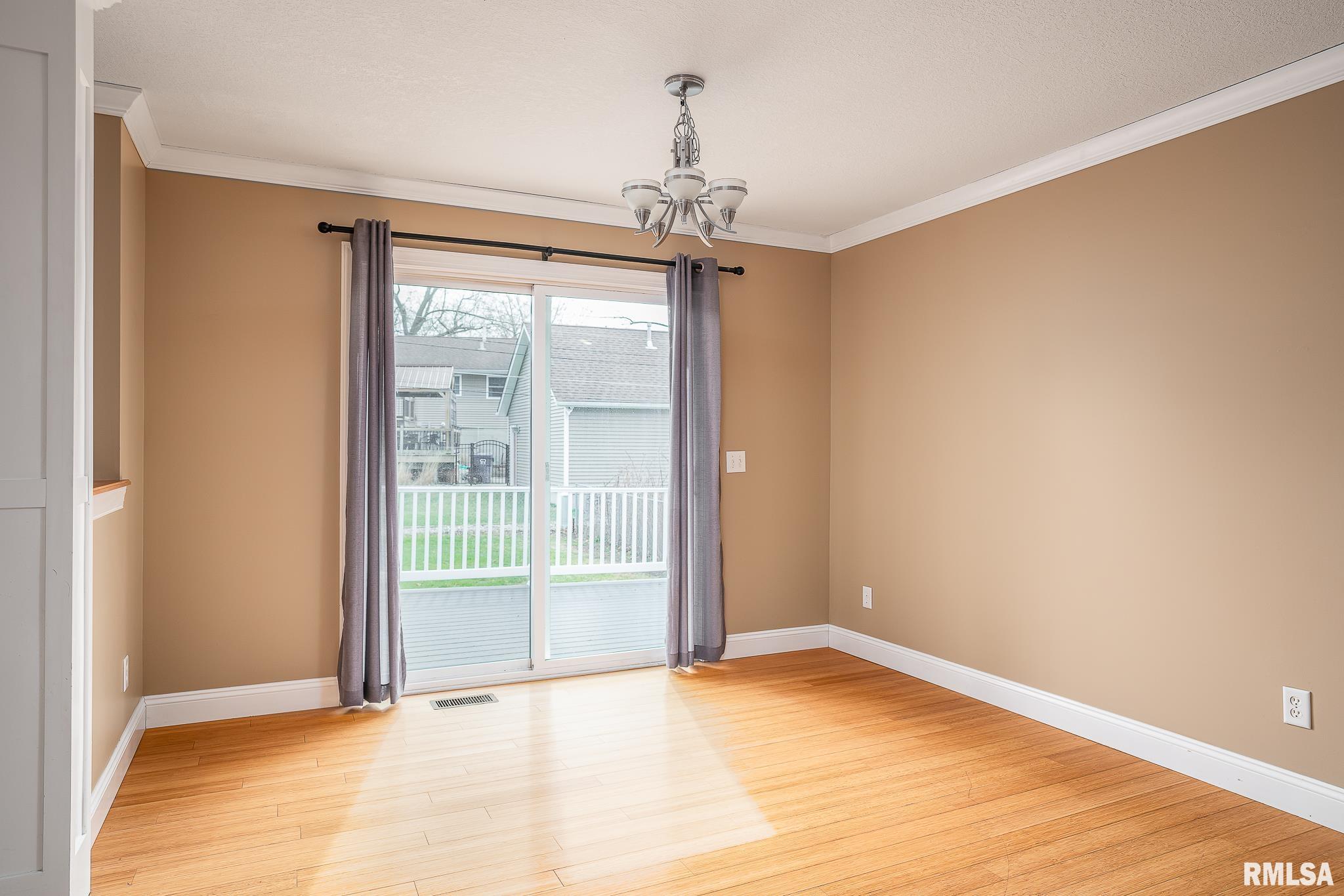 3233 Somerset Drive Property Photo 6
