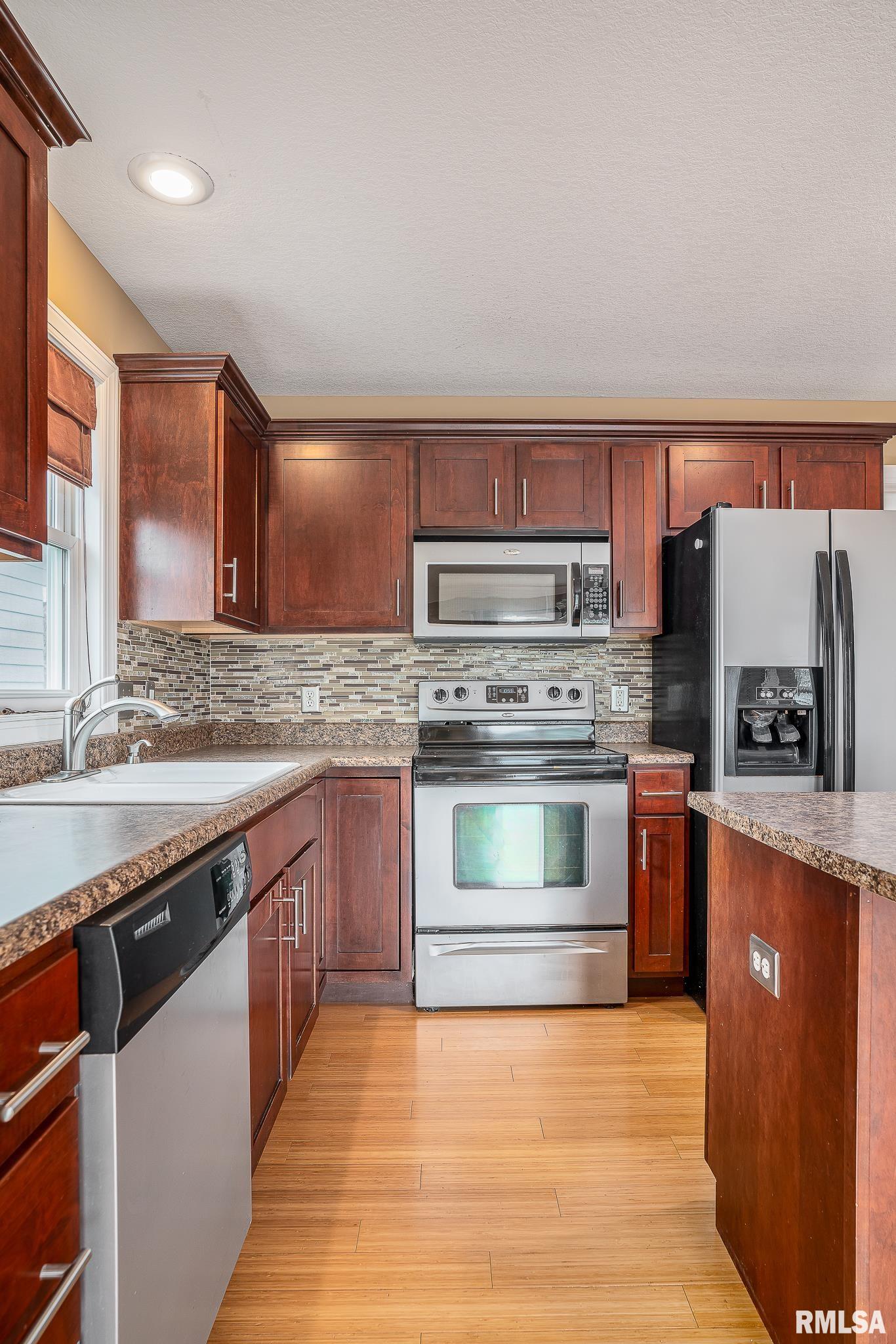 3233 Somerset Drive Property Photo 8