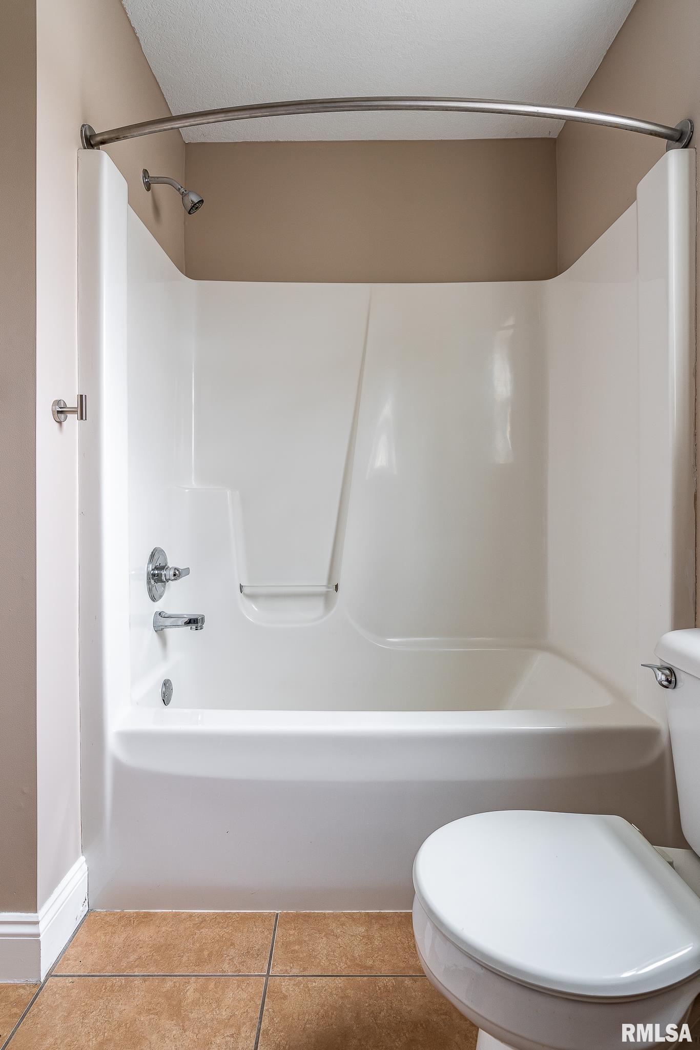 3233 Somerset Drive Property Photo 19