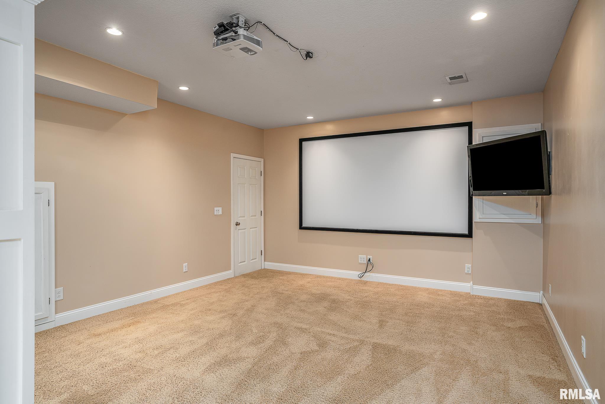 3233 Somerset Drive Property Photo 21
