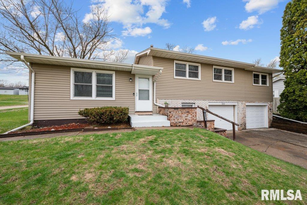 8222 W 9th Street Property Photo